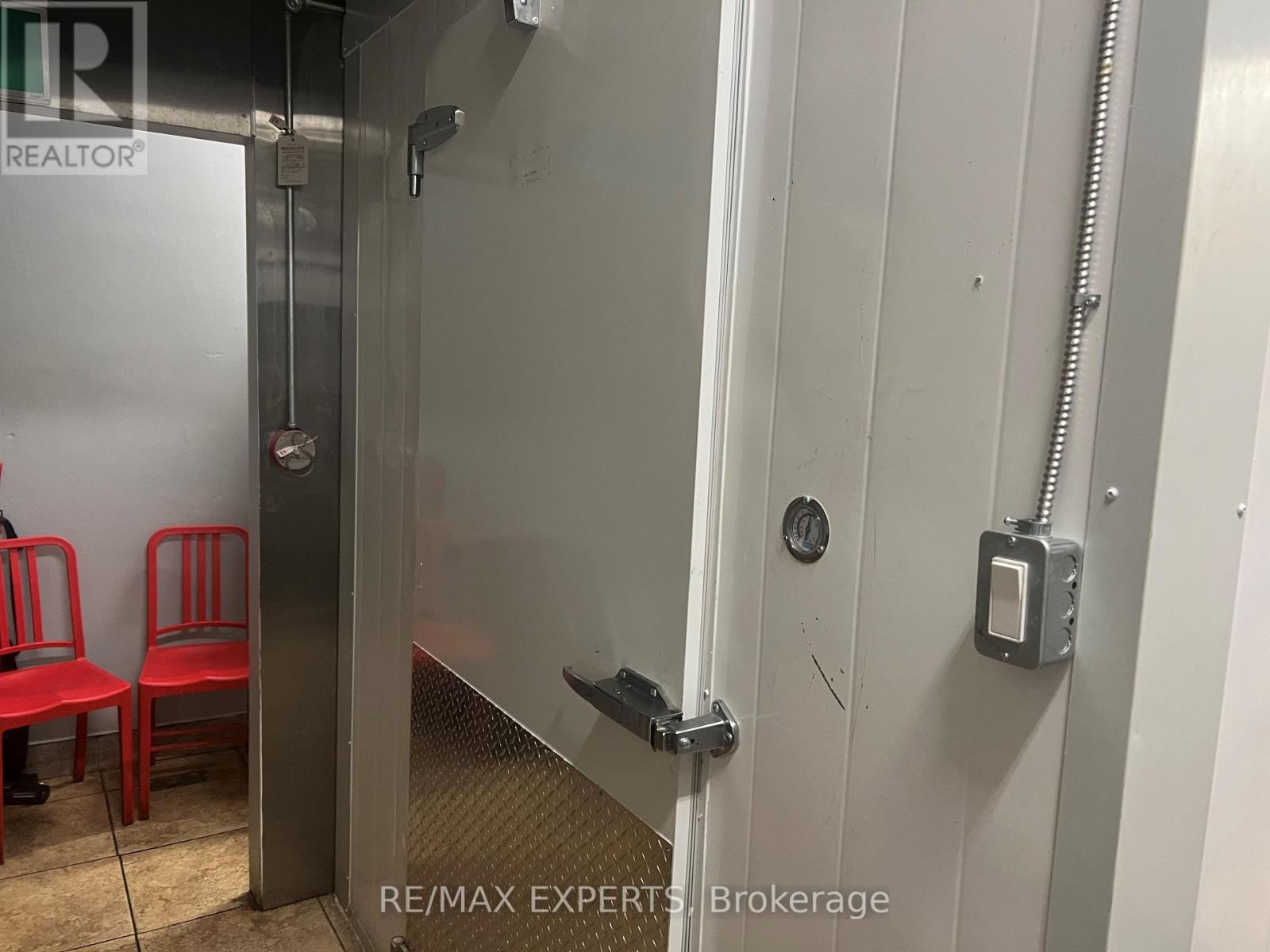 1030 Bloor Street W, Toronto, Ontario  M6H 3C2 - Photo 11 - W12132350