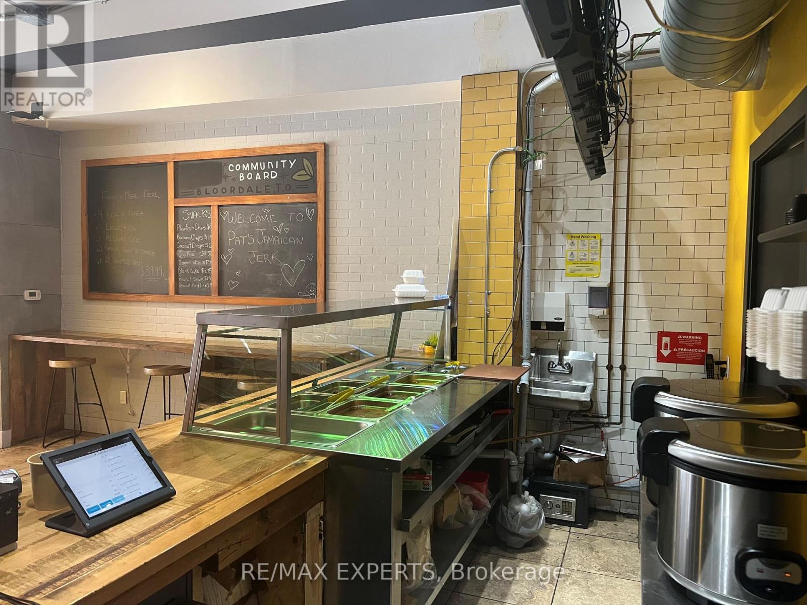 1030 Bloor Street W, Toronto, Ontario  M6H 3C2 - Photo 8 - W12132350