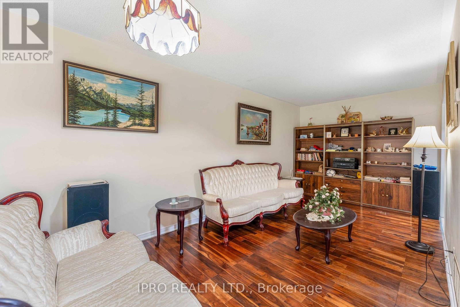 5607 Palmerston Crescent, Mississauga, Ontario  L5M 5Y6 - Photo 10 - W12132352
