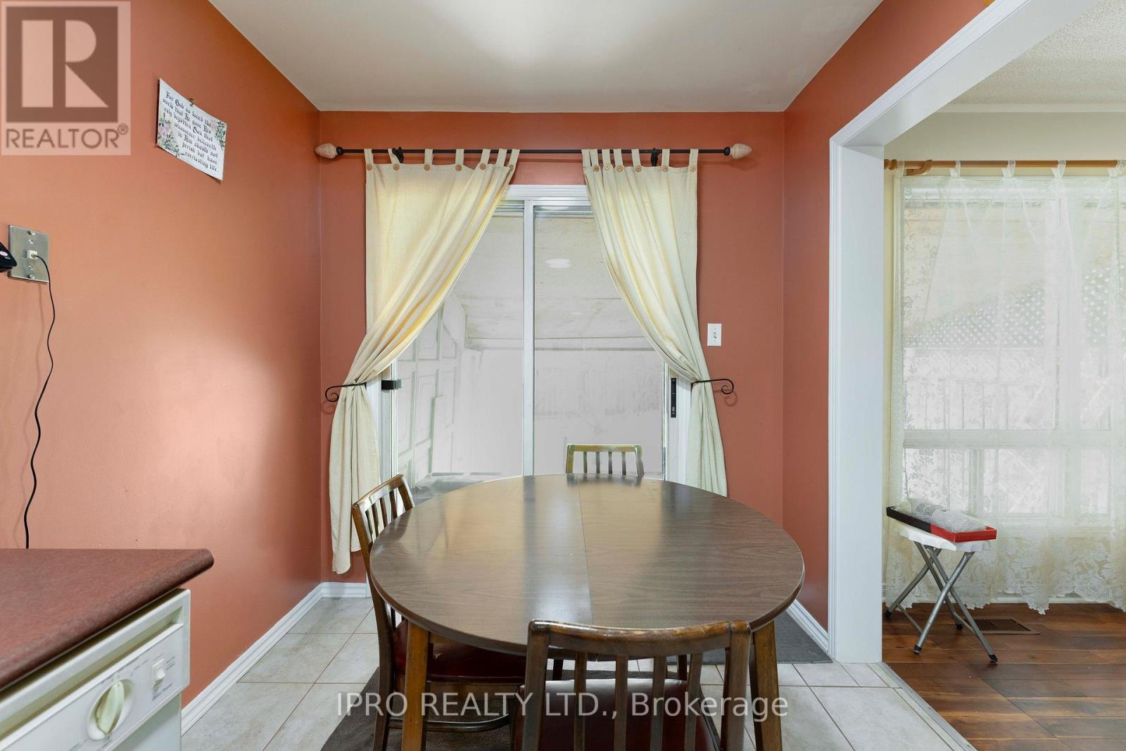 5607 Palmerston Crescent, Mississauga, Ontario  L5M 5Y6 - Photo 12 - W12132352