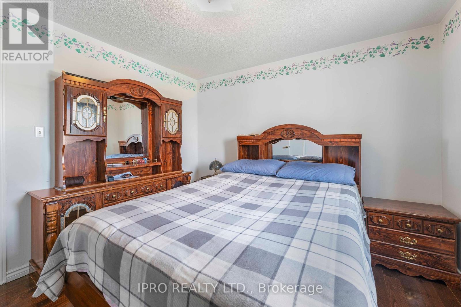 5607 Palmerston Crescent, Mississauga, Ontario  L5M 5Y6 - Photo 18 - W12132352