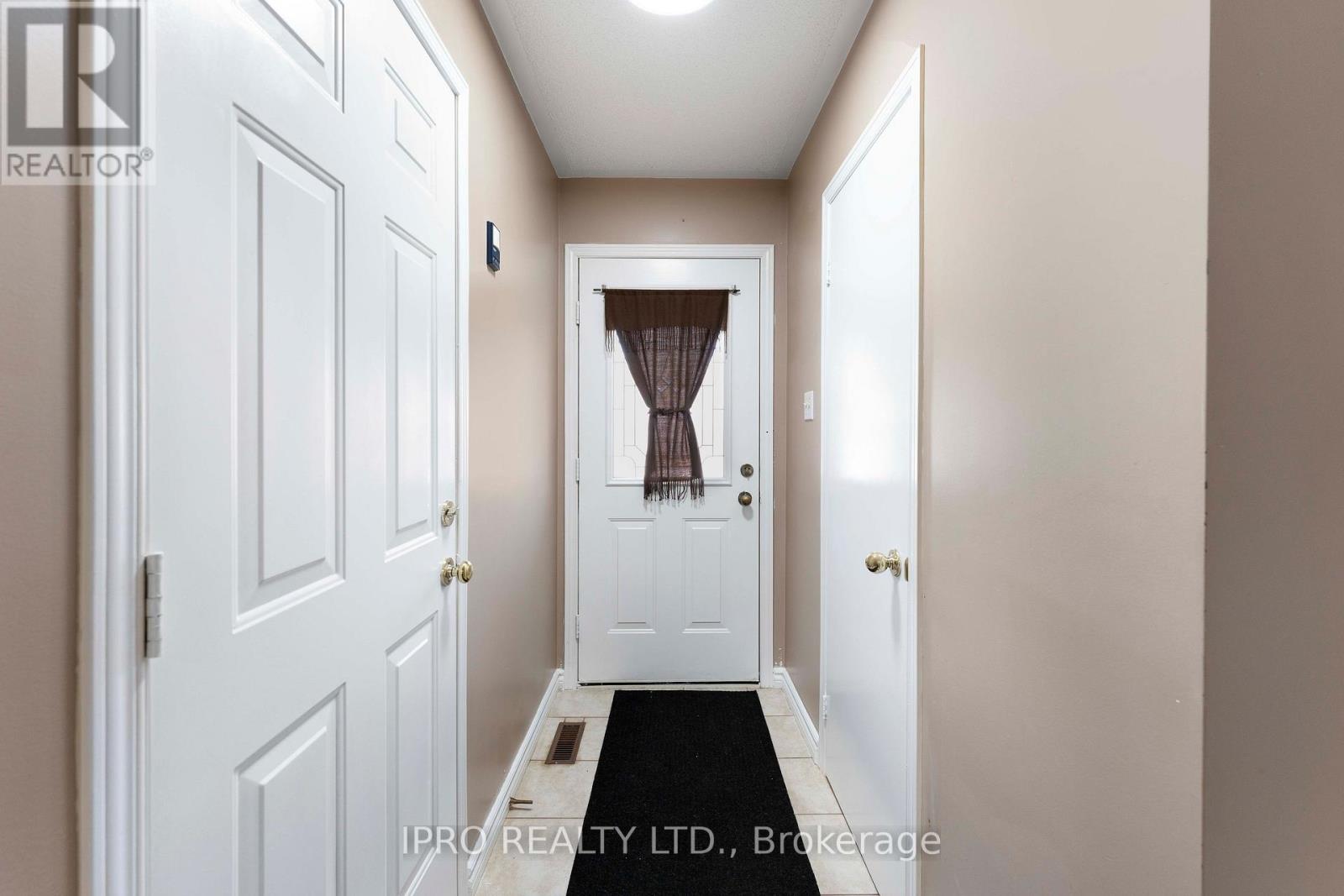 5607 Palmerston Crescent, Mississauga, Ontario  L5M 5Y6 - Photo 4 - W12132352