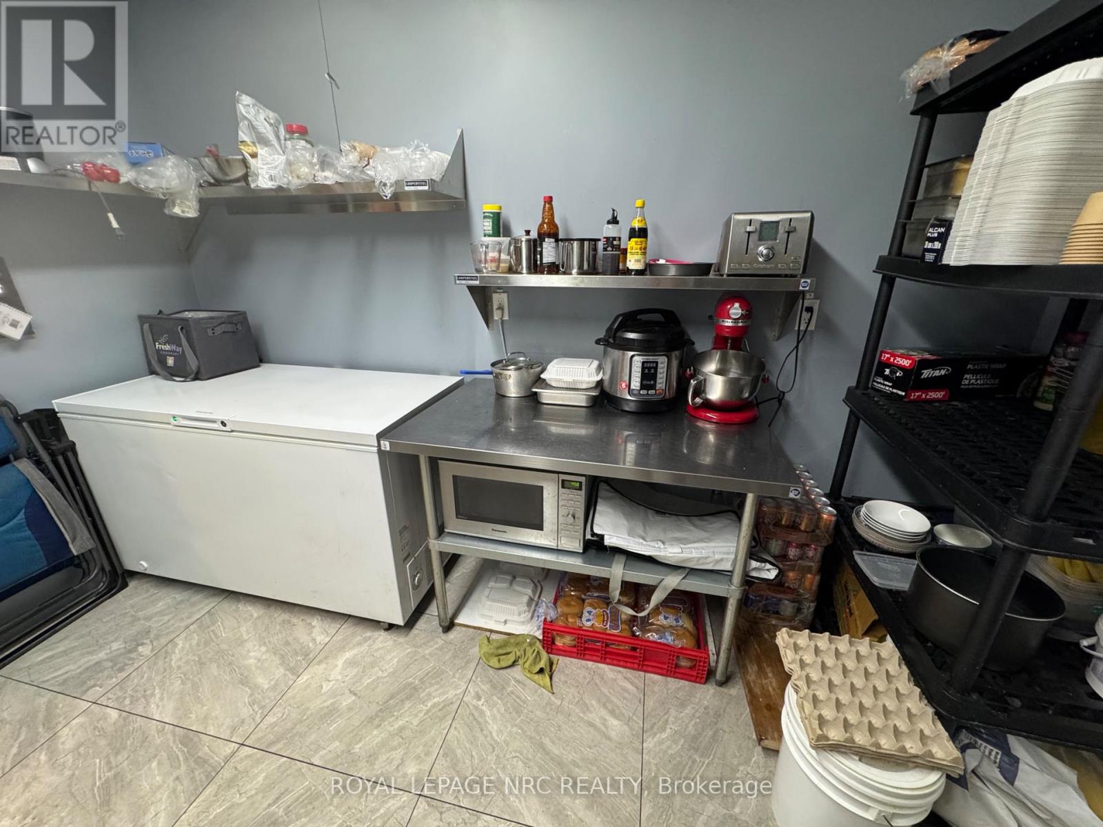 2 - 224 Glenridge Avenue, St. Catharines, Ontario  L2T 3J9 - Photo 7 - X12132401