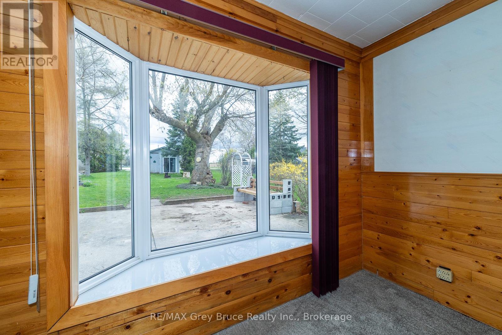 1881 6th Avenue E, Owen Sound, Ontario  N4K 2W1 - Photo 11 - X12132396