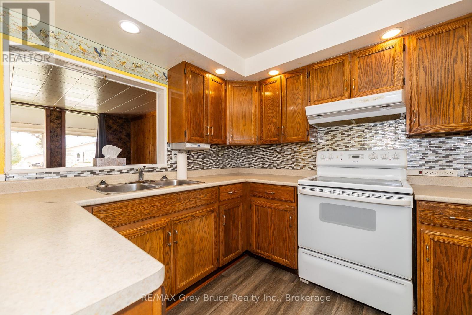 1881 6th Avenue E, Owen Sound, Ontario  N4K 2W1 - Photo 18 - X12132396
