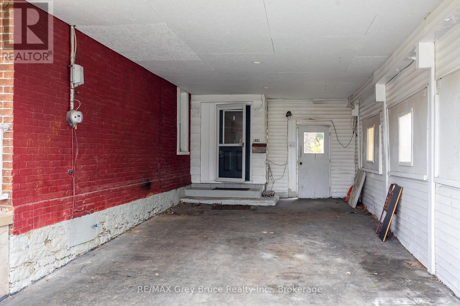 1881 6th Avenue E, Owen Sound, Ontario  N4K 2W1 - Photo 3 - X12132396