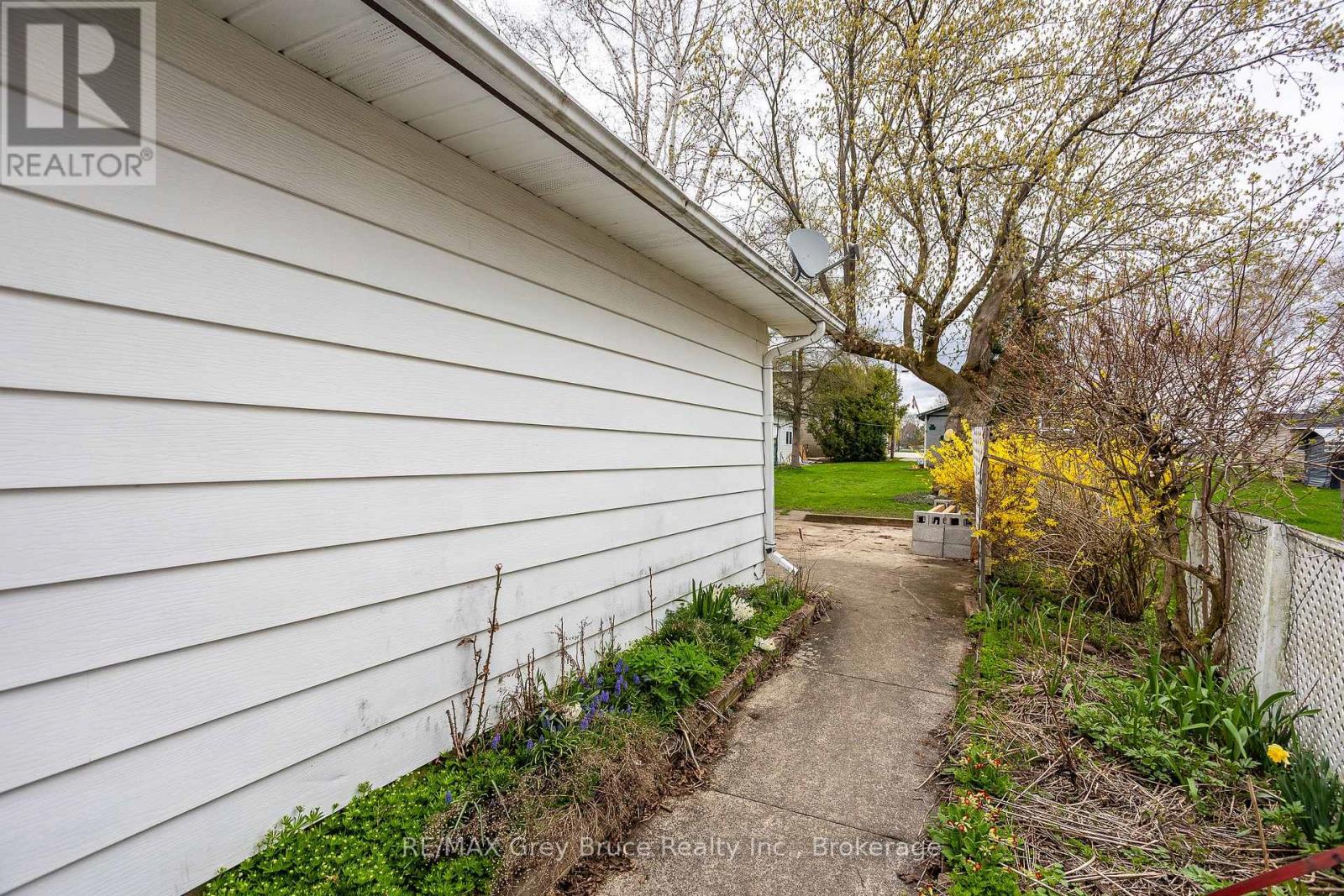 1881 6th Avenue E, Owen Sound, Ontario  N4K 2W1 - Photo 30 - X12132396