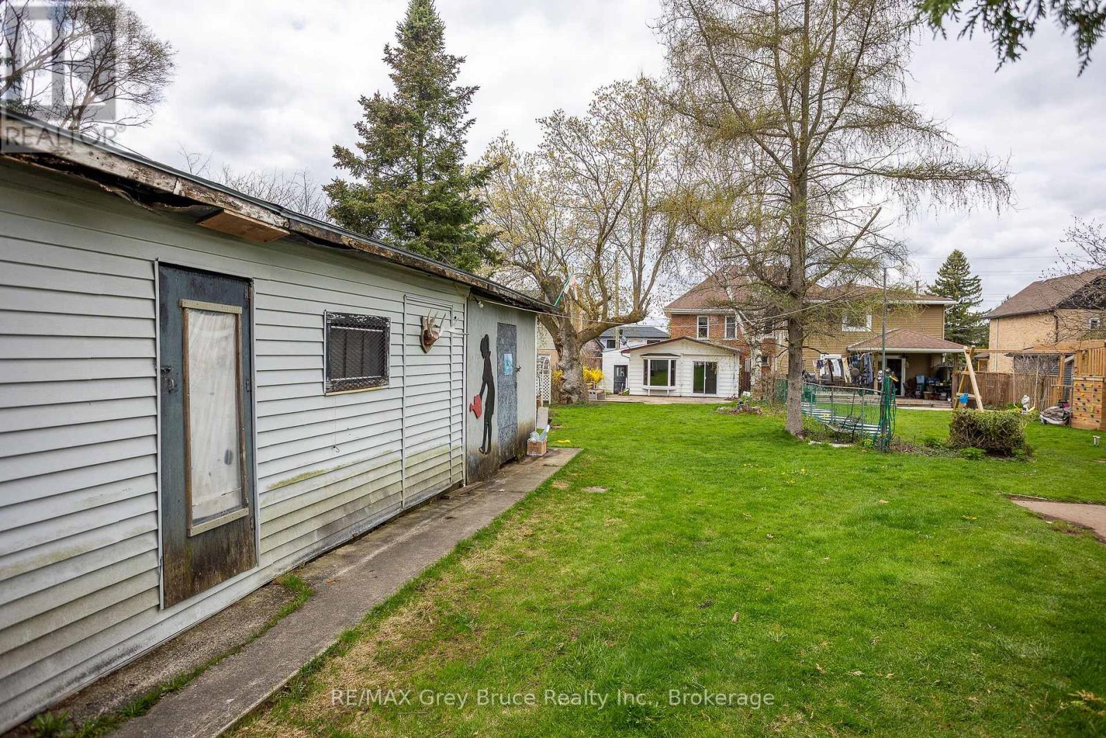 1881 6th Avenue E, Owen Sound, Ontario  N4K 2W1 - Photo 40 - X12132396
