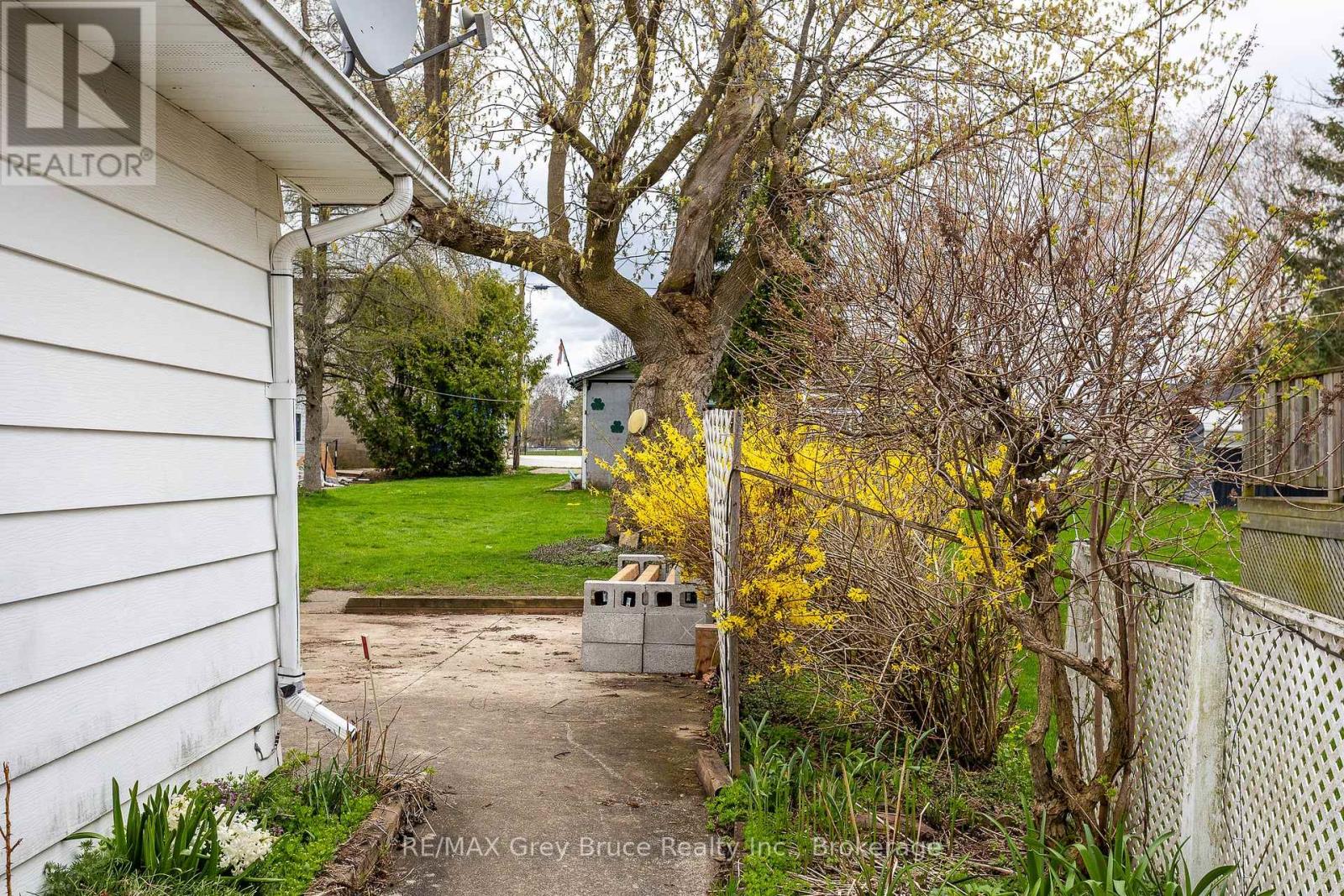 1881 6th Avenue E, Owen Sound, Ontario  N4K 2W1 - Photo 43 - X12132396