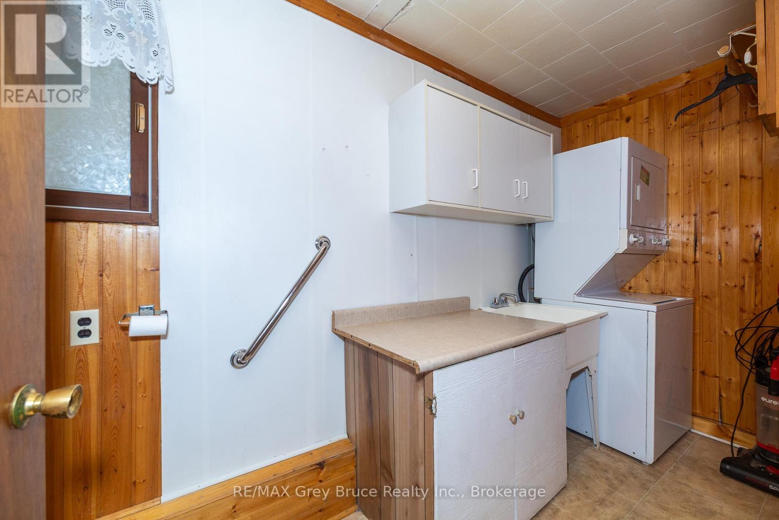 1881 6th Avenue E, Owen Sound, Ontario  N4K 2W1 - Photo 8 - X12132396