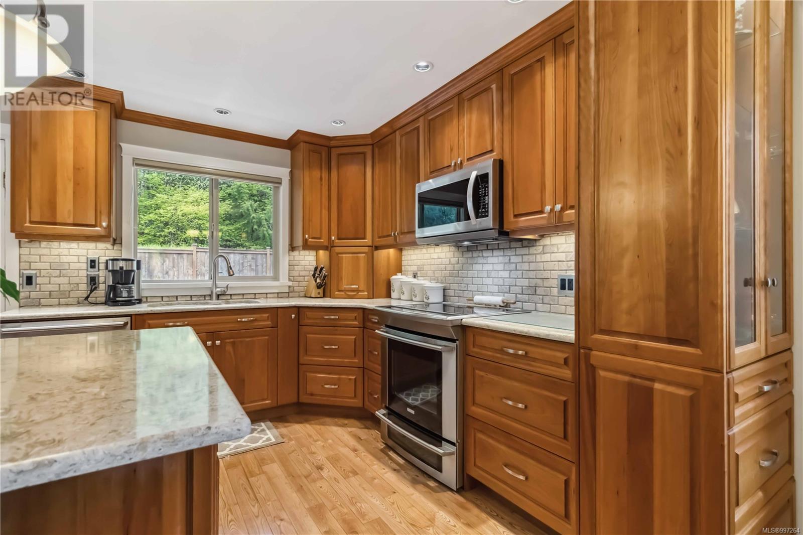 Property at 2914 Palsson Pl image 2