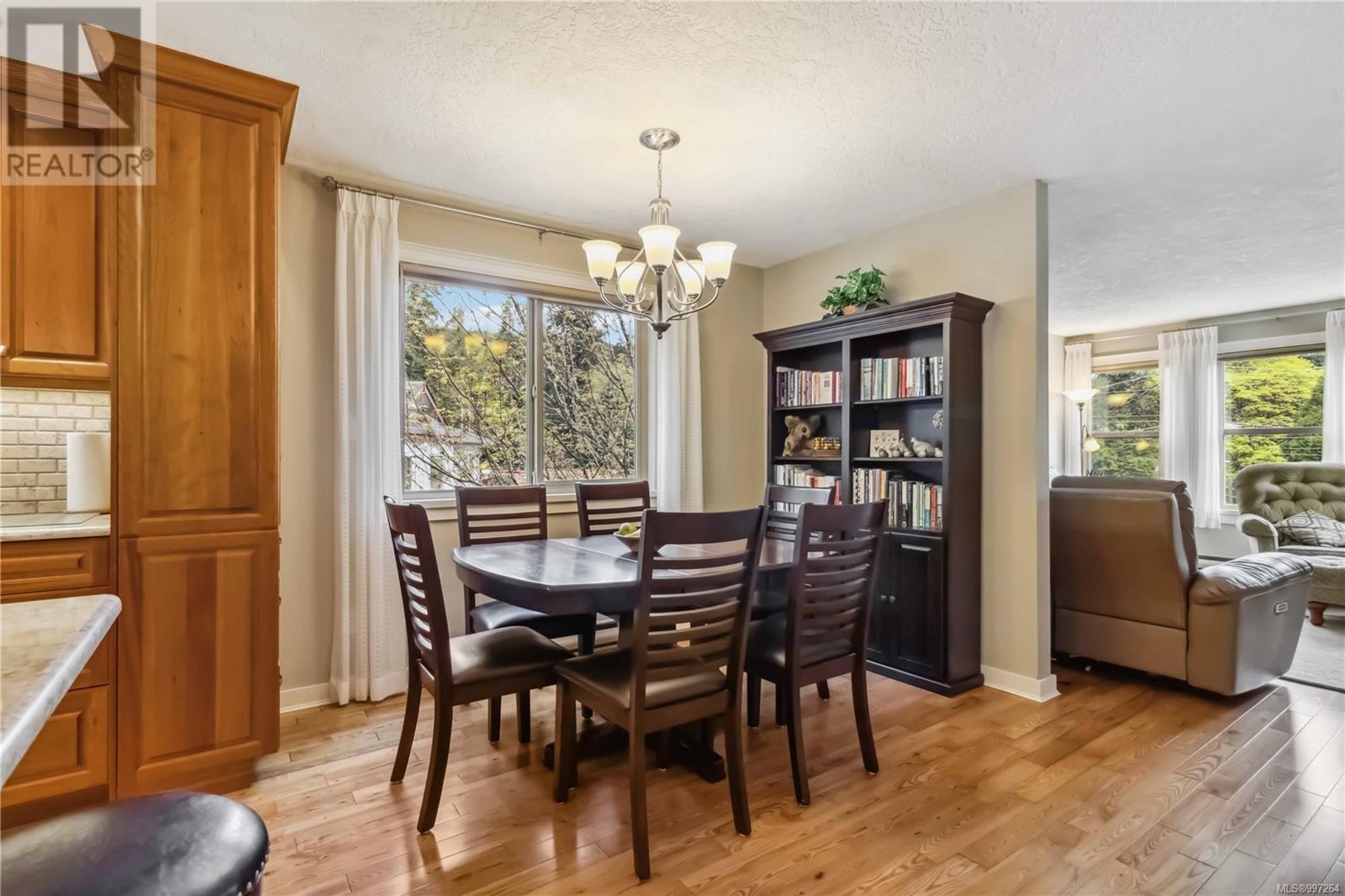 Property at 2914 Palsson Pl image 3