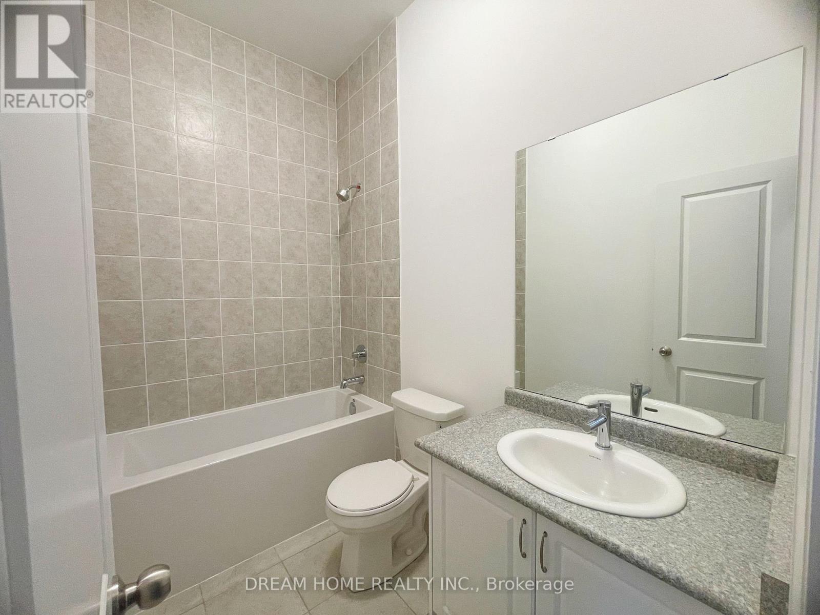 9 Albert Firman Lane, Markham, Ontario  L6C 2V6 - Photo 11 - N12132387