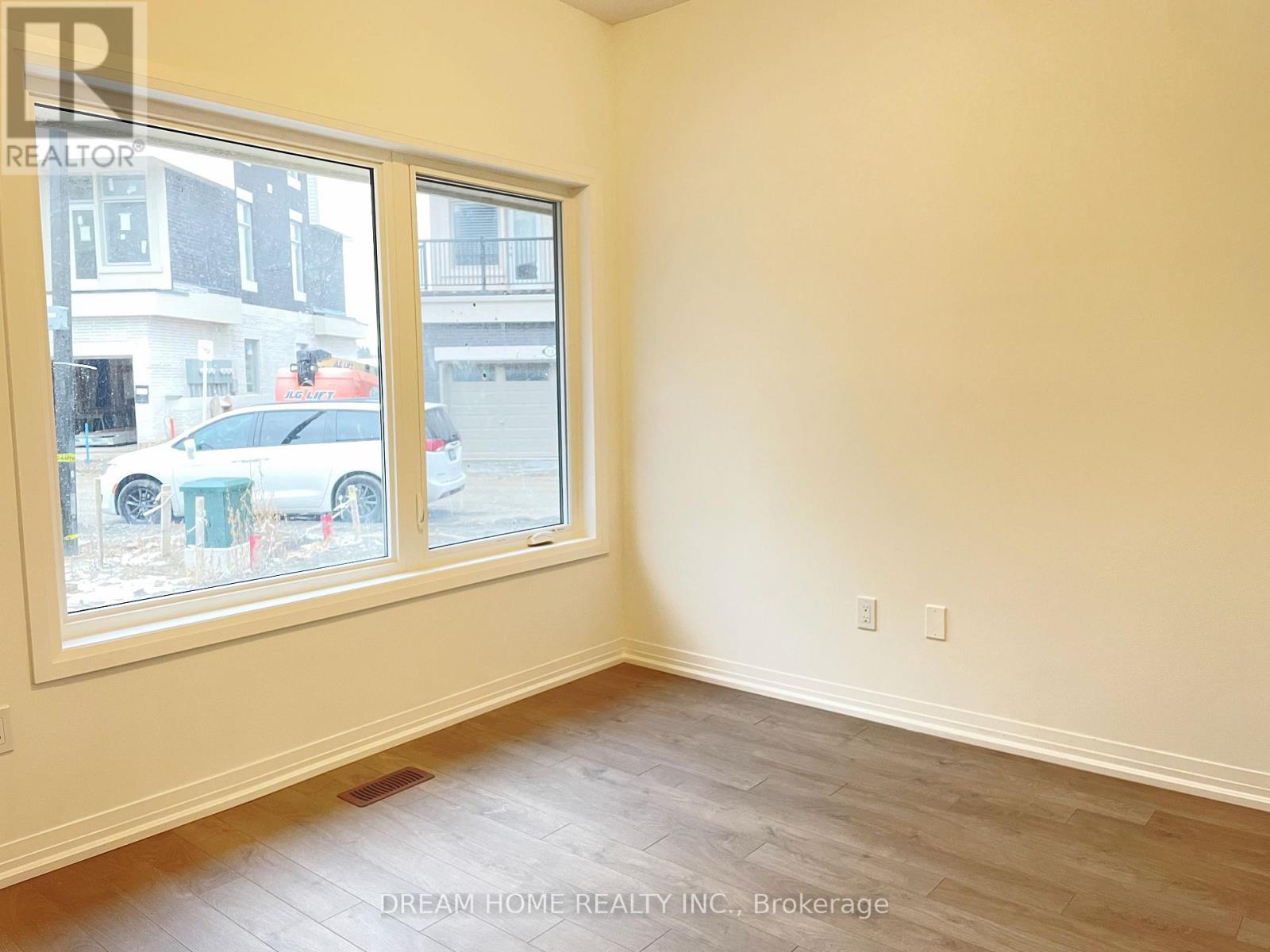 9 Albert Firman Lane, Markham, Ontario  L6C 2V6 - Photo 14 - N12132387