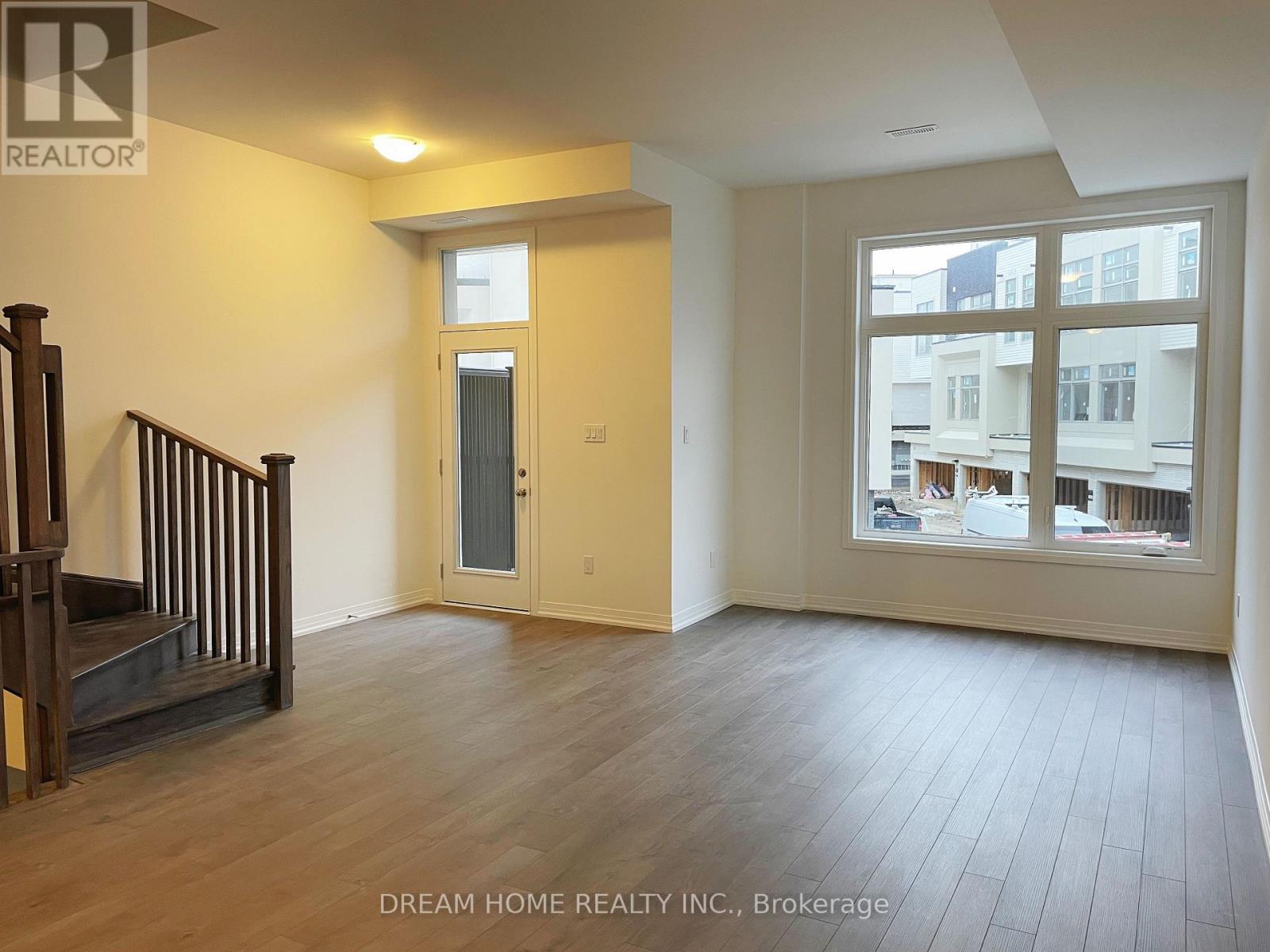 9 Albert Firman Lane, Markham, Ontario  L6C 2V6 - Photo 3 - N12132387