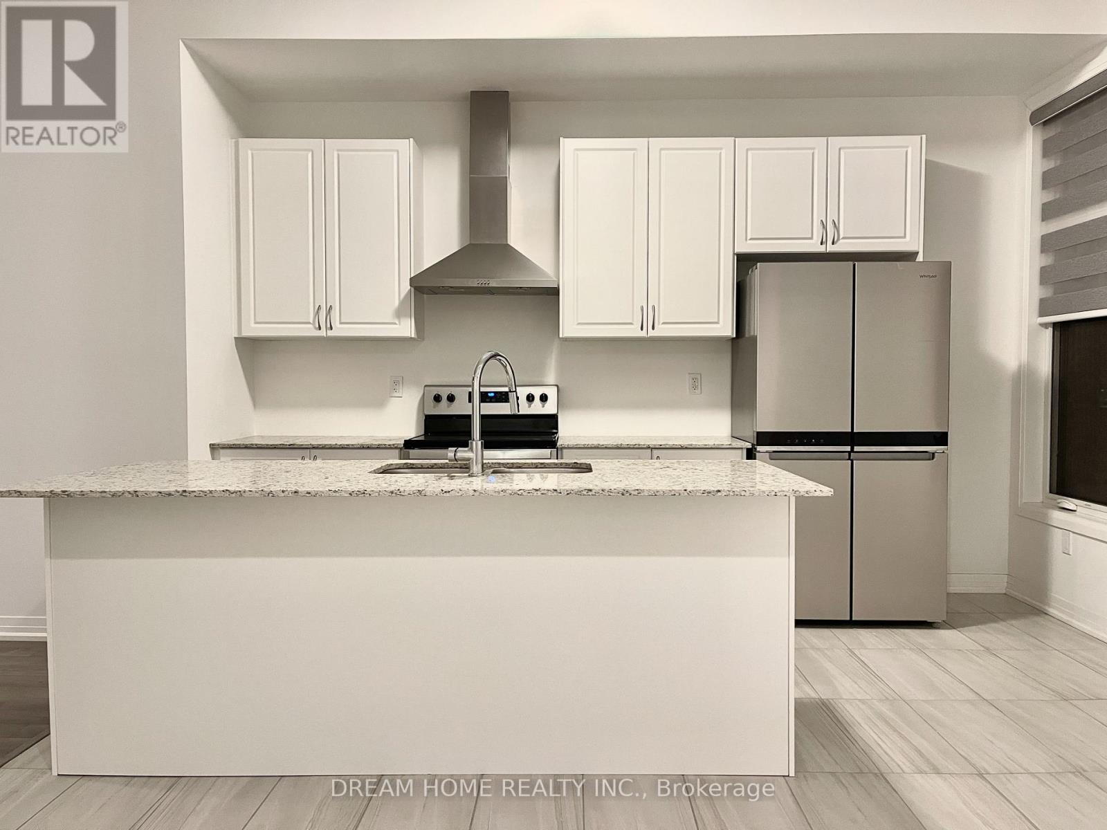 9 Albert Firman Lane, Markham, Ontario  L6C 2V6 - Photo 6 - N12132387