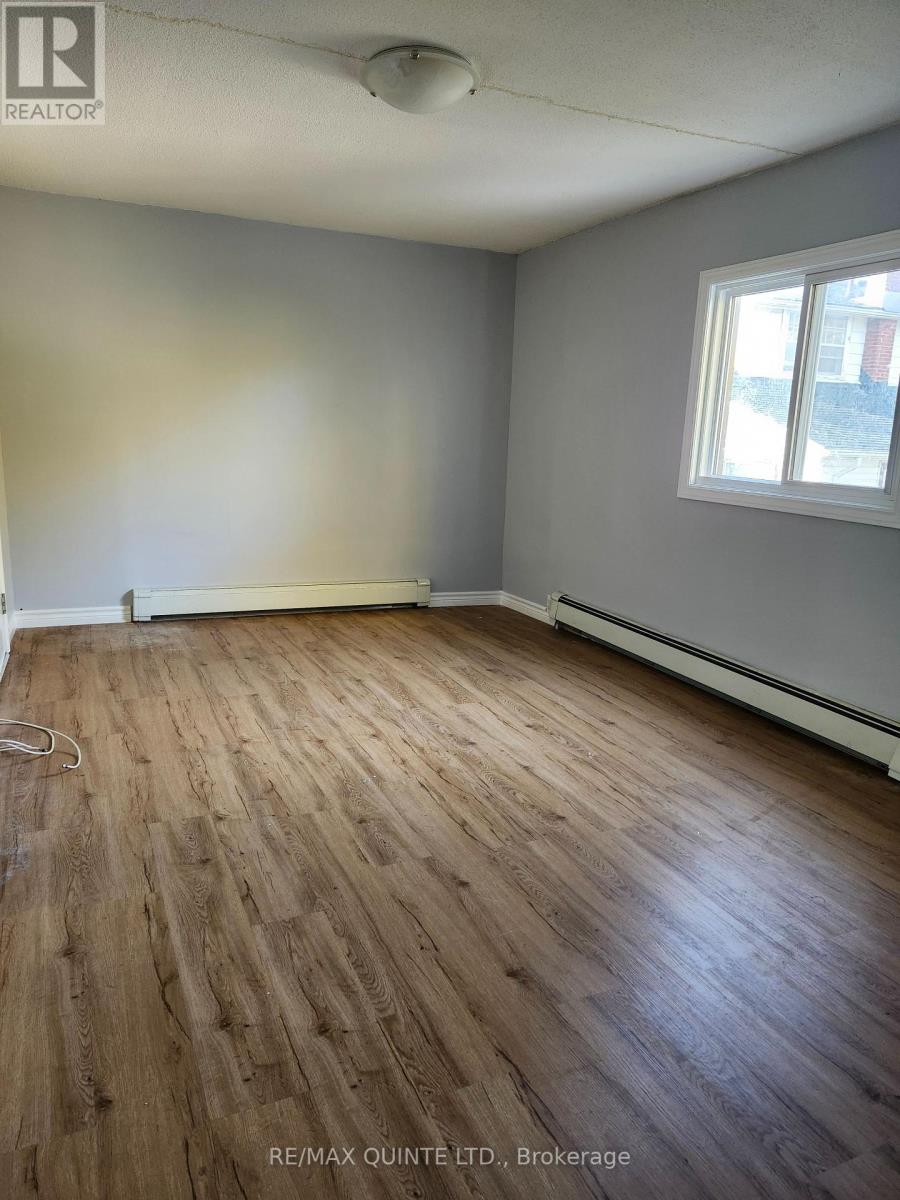 22 Mccann Street, Quinte West, Ontario  K8V 1W1 - Photo 6 - X12132413