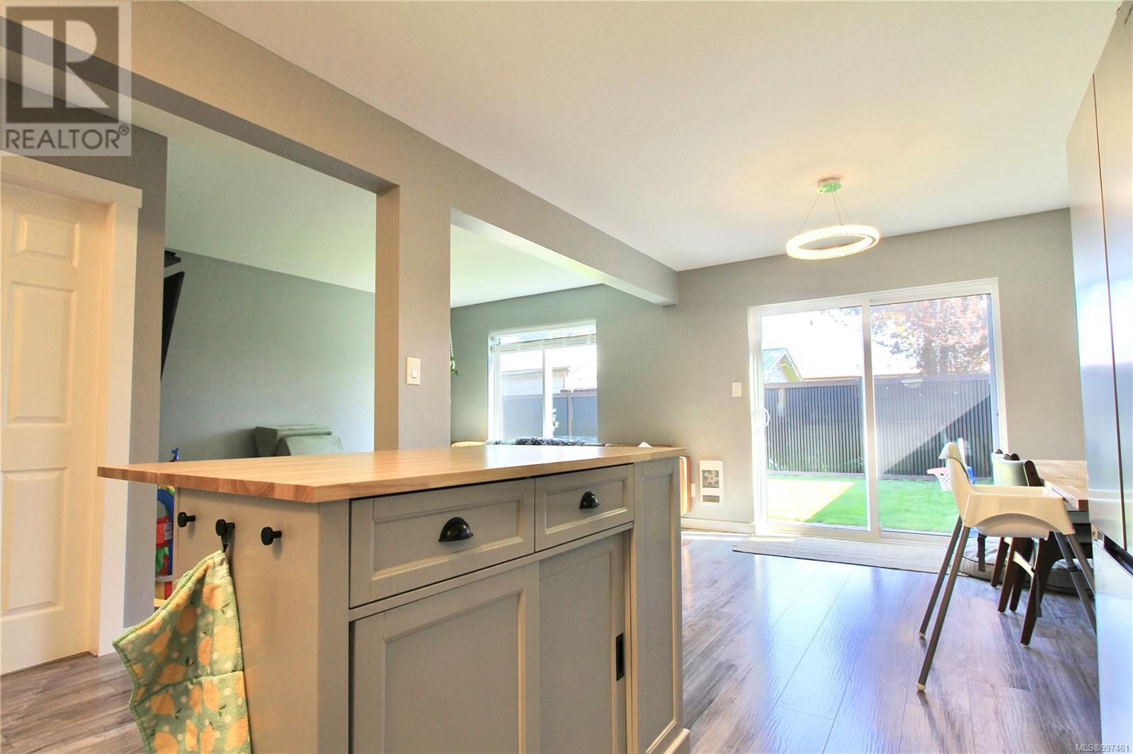 A 264 Westgate Rd, Campbell River, British Columbia  V9W 1R7 - Photo 11 - 997461