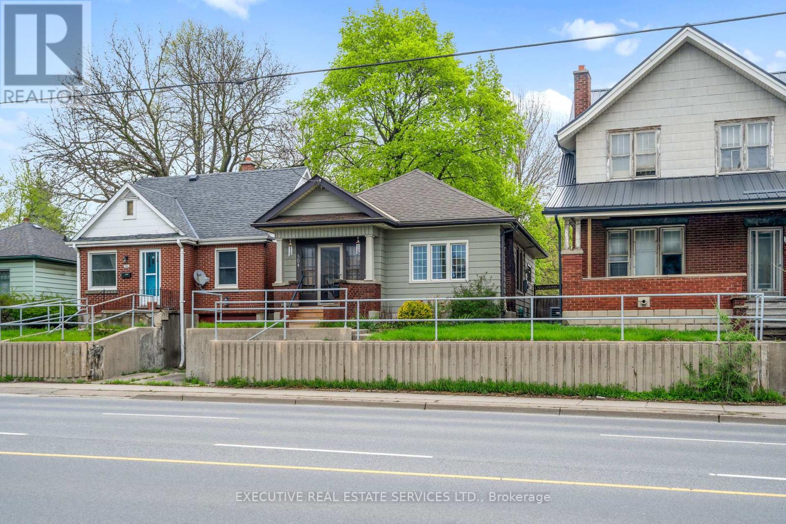 594 Highbury Avenue, London East, Ontario  N5W 4K9 - Photo 2 - X12132398