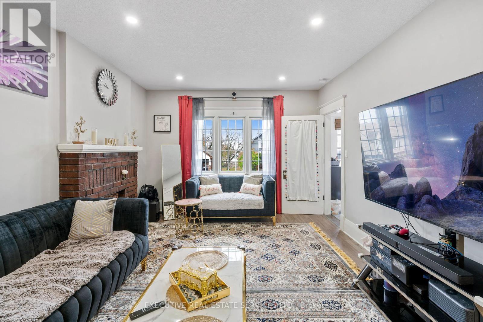 594 Highbury Avenue, London East, Ontario  N5W 4K9 - Photo 4 - X12132398