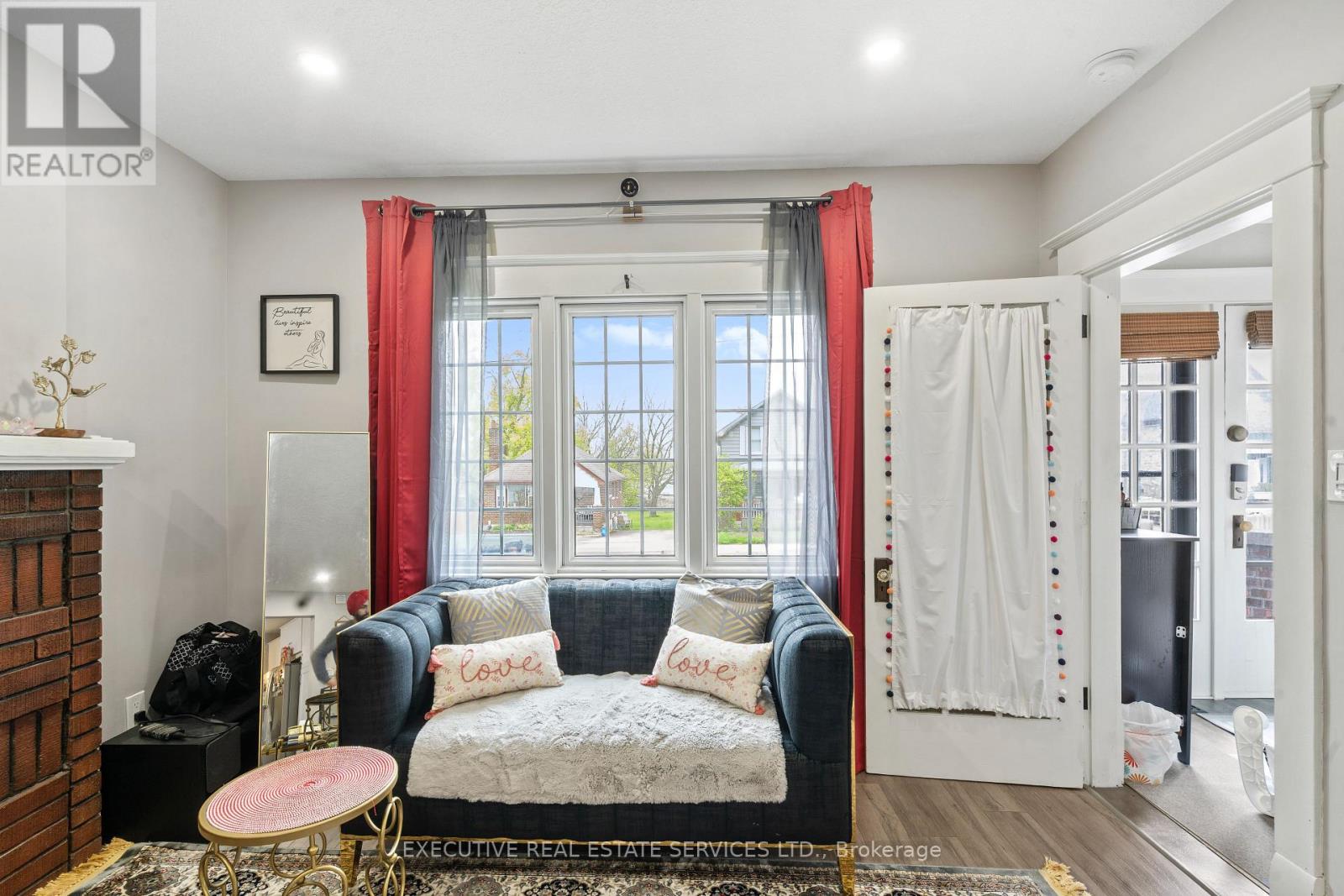 594 Highbury Avenue, London East, Ontario  N5W 4K9 - Photo 5 - X12132398