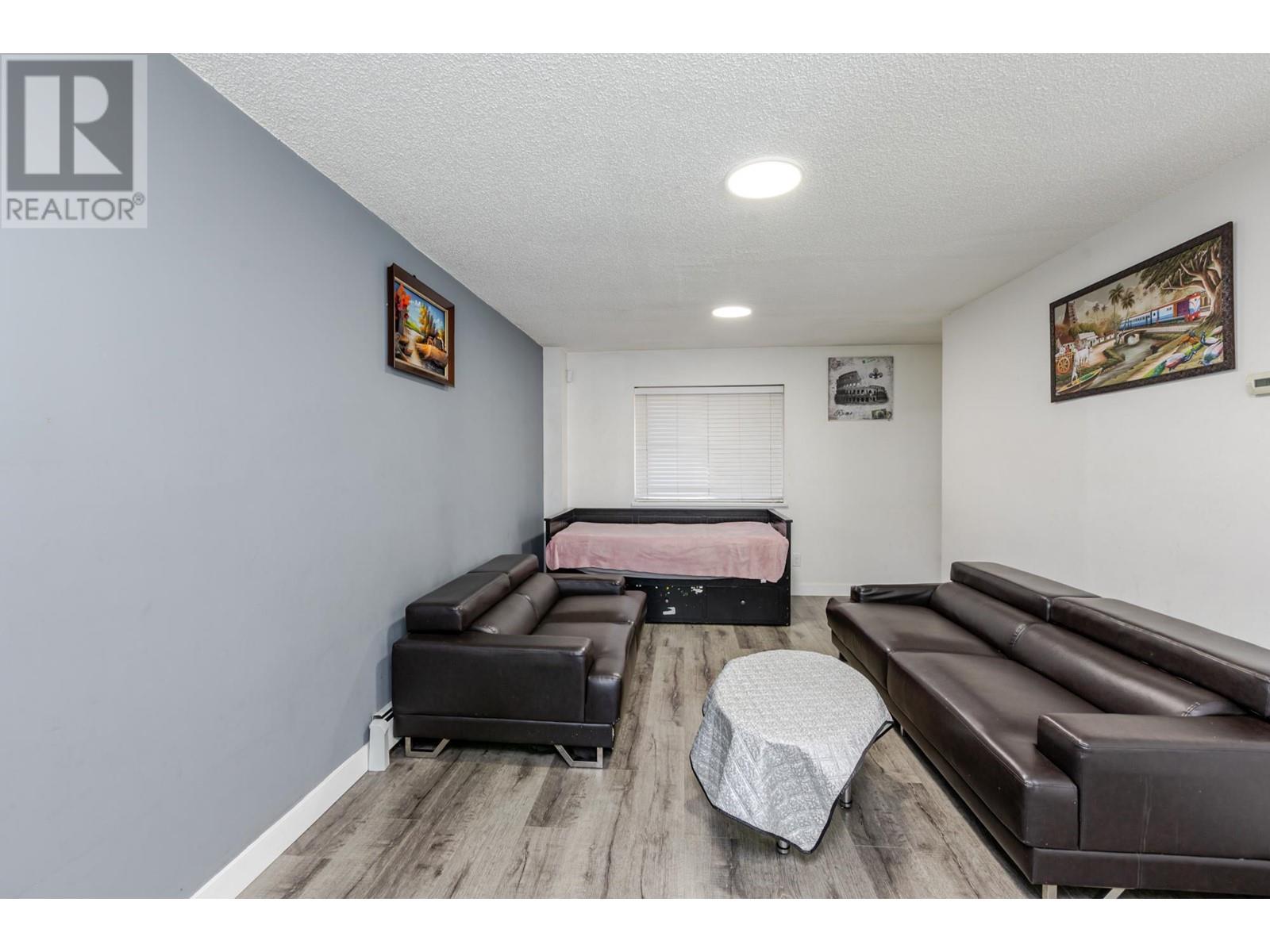 12048 Mcintyre Court, Maple Ridge, British Columbia  V2X 8M8 - Photo 5 - R3000035