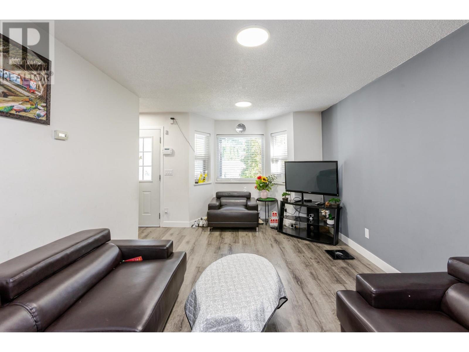 12048 Mcintyre Court, Maple Ridge, British Columbia  V2X 8M8 - Photo 7 - R3000035