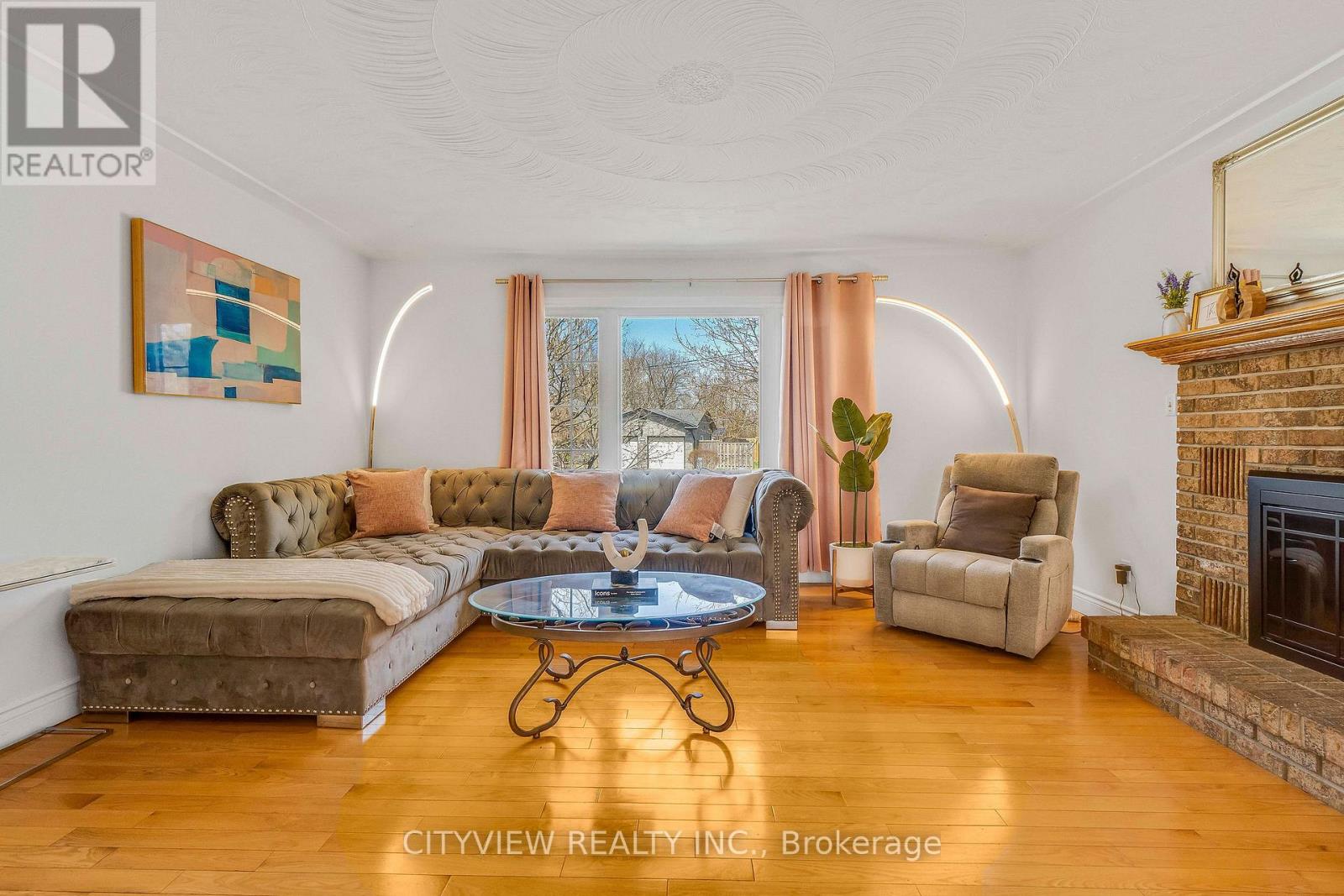 Caledonia - 197 Morrison Drive, Haldimand, Ontario  N3W 1A8 - Photo 4 - X12132139