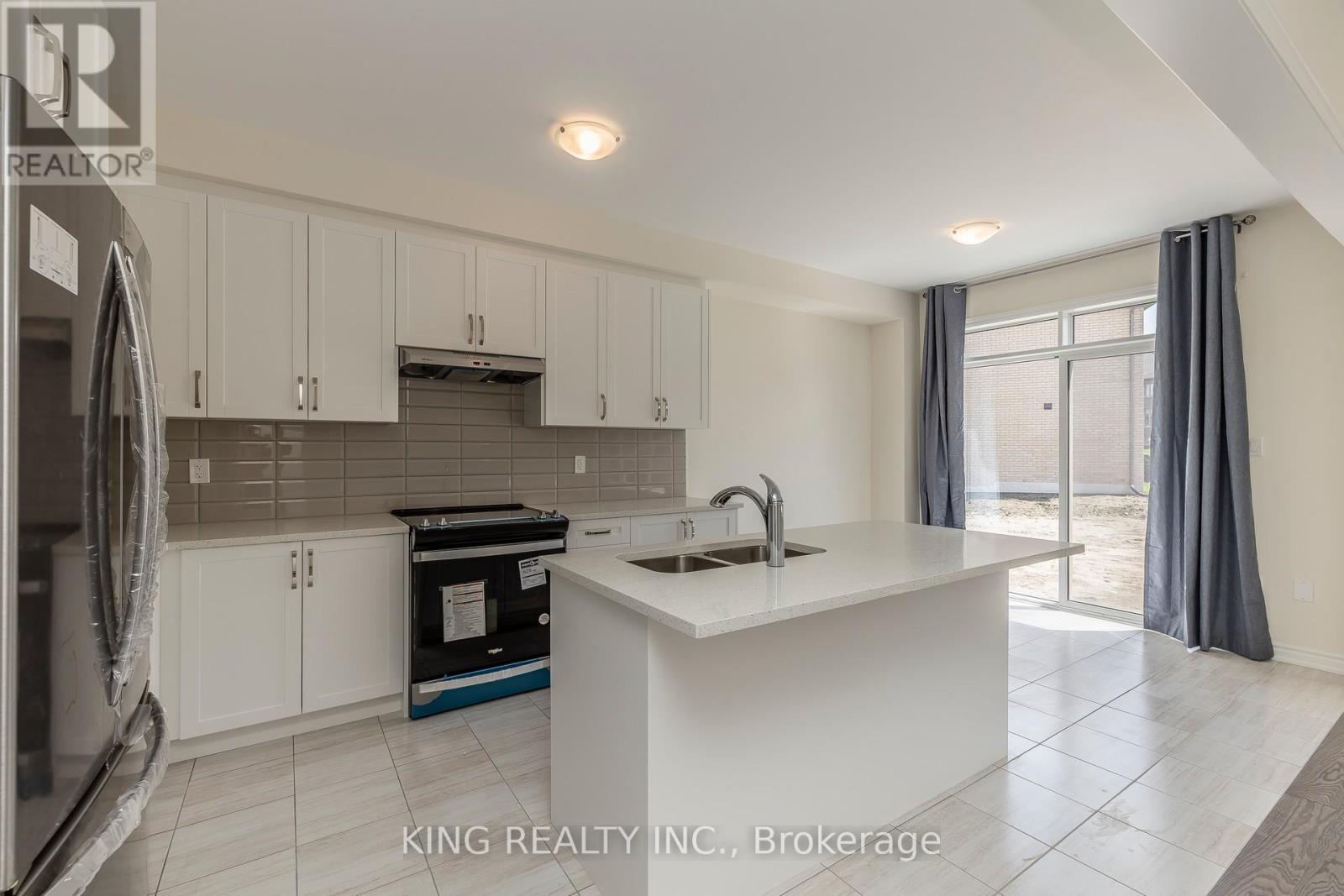 29 Bowline Vista, East Gwillimbury, Ontario  L9N 0W2 - Photo 13 - N12132419