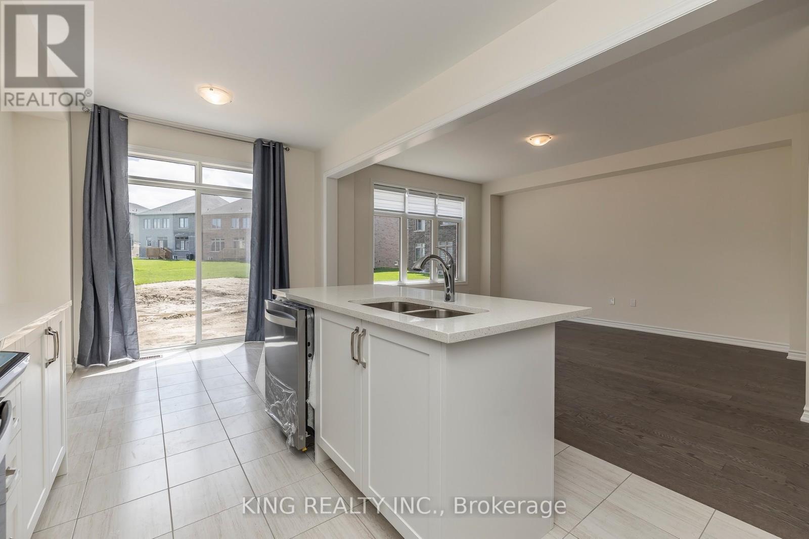 29 Bowline Vista, East Gwillimbury, Ontario  L9N 0W2 - Photo 14 - N12132419