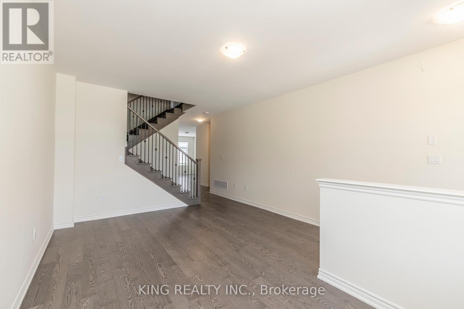 29 Bowline Vista, East Gwillimbury, Ontario  L9N 0W2 - Photo 16 - N12132419
