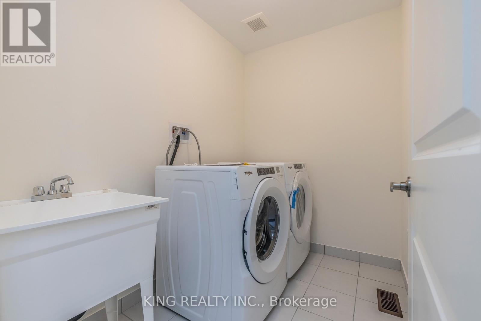 29 Bowline Vista, East Gwillimbury, Ontario  L9N 0W2 - Photo 30 - N12132419