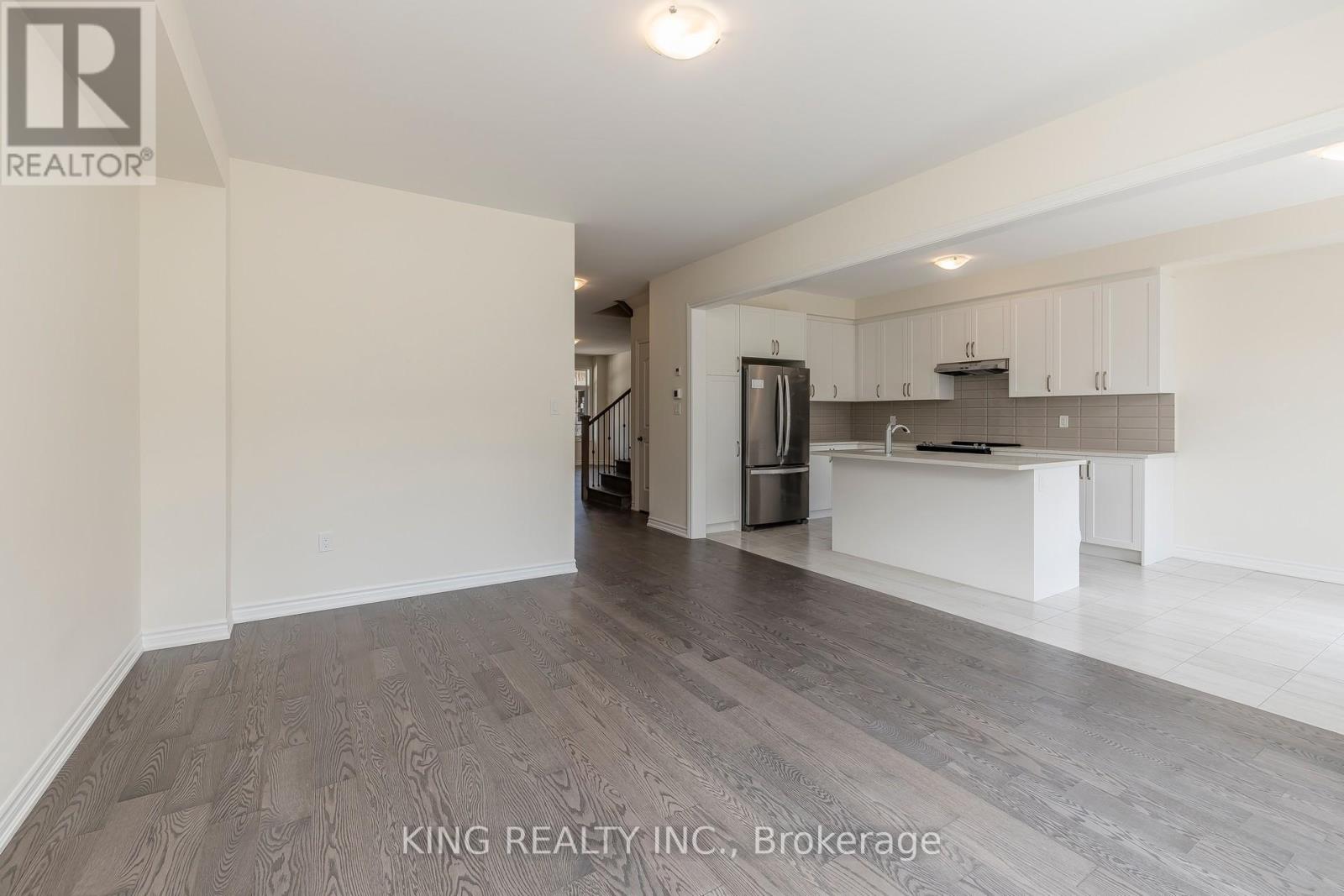 29 Bowline Vista, East Gwillimbury, Ontario  L9N 0W2 - Photo 6 - N12132419