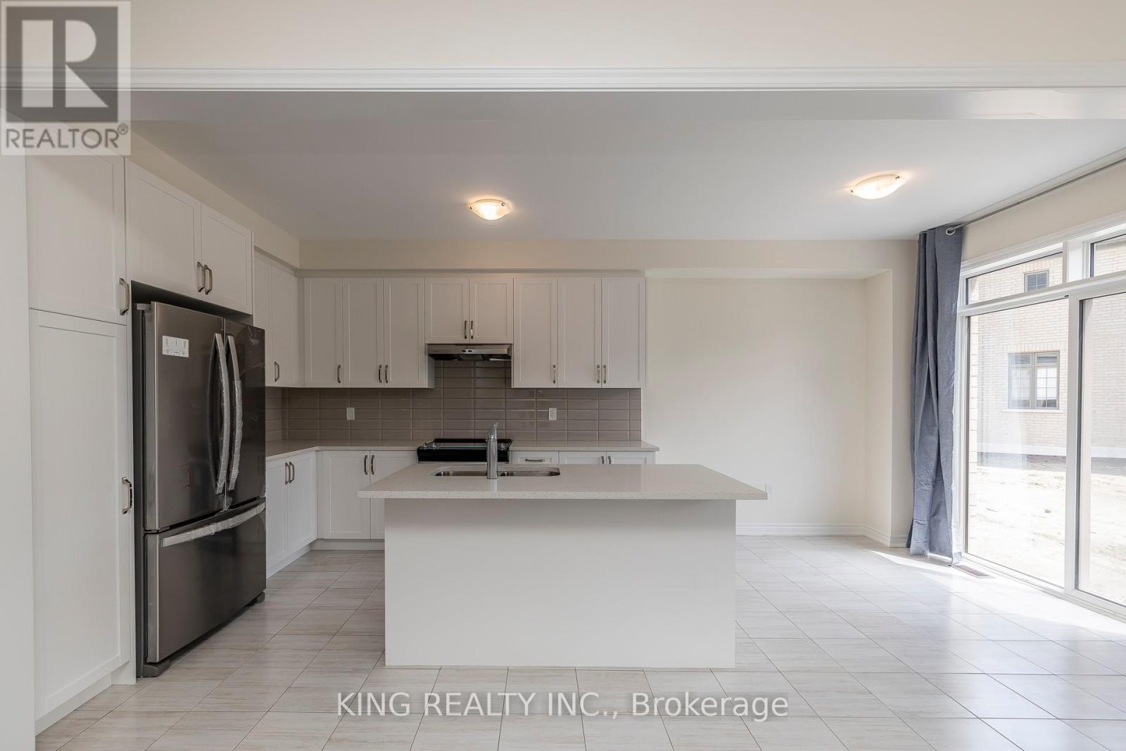 29 Bowline Vista, East Gwillimbury, Ontario  L9N 0W2 - Photo 7 - N12132419