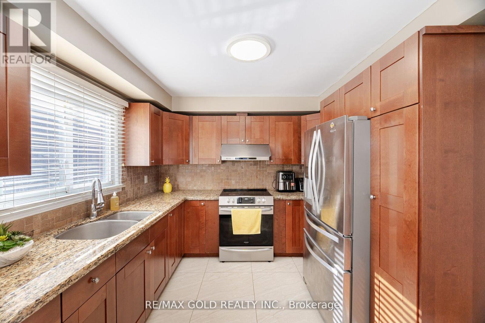 Property at 26 MOSSBANK DRIVE image 3