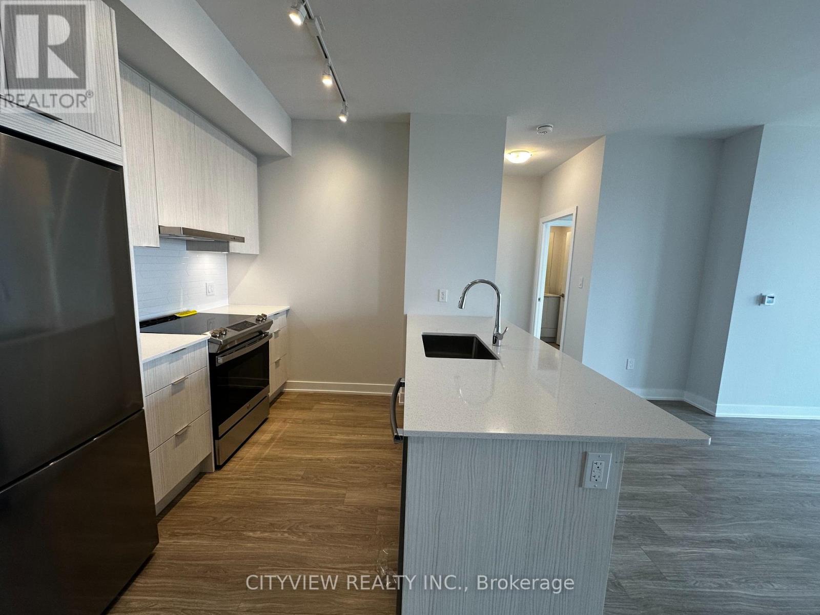 2307 - 430 Square One Drive, Mississauga, Ontario  L5B 0L6 - Photo 3 - W12132440