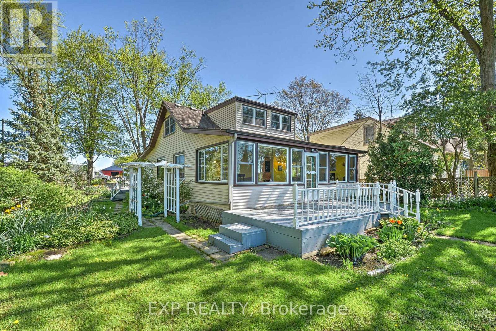 933 Twin Gables Drive Road, Essex, Ontario  N0R 1G0 - Photo 9 - X12132416