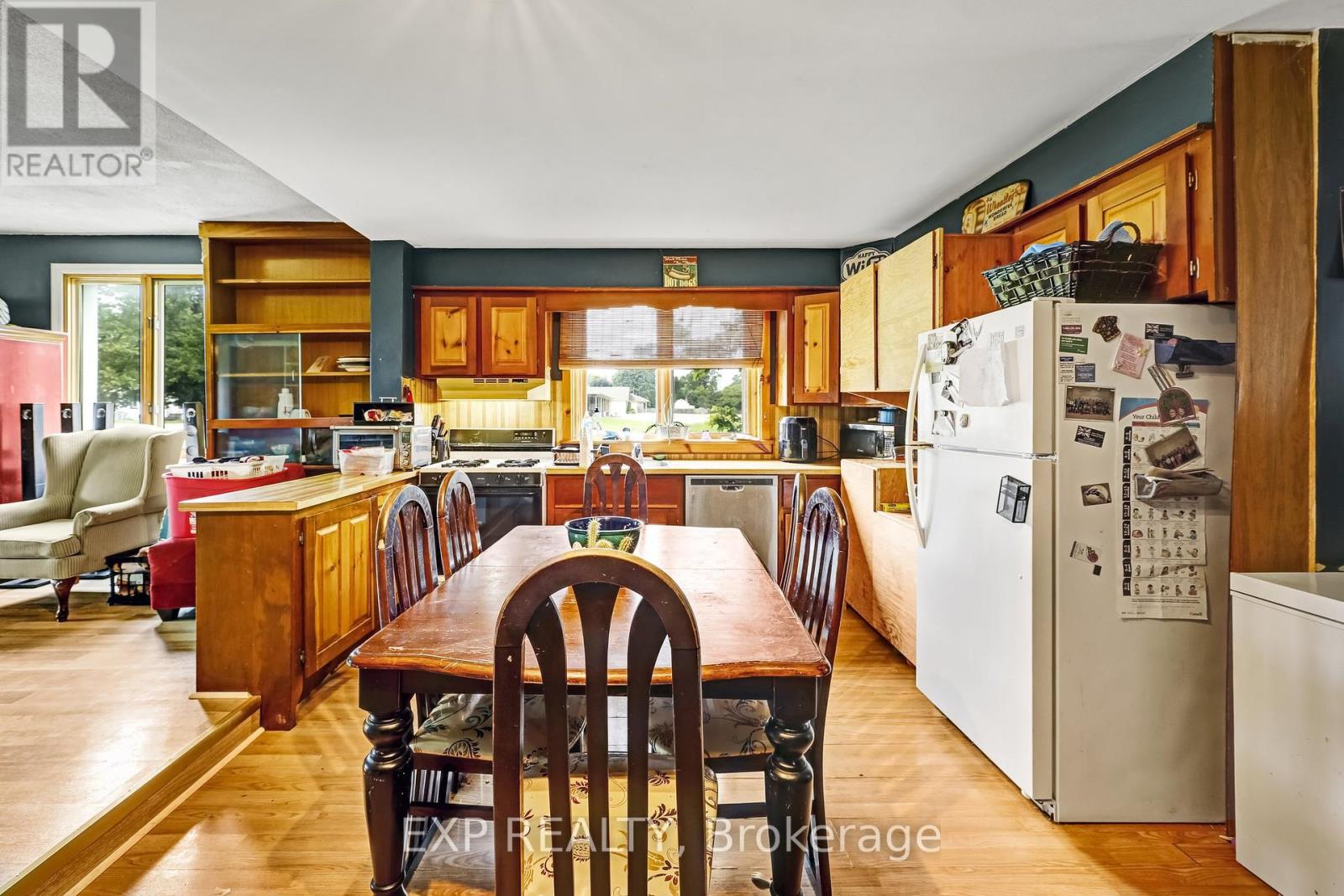56 Victoria Avenue E, South Huron, Ontario  N0M 1M0 - Photo 13 - X12132432