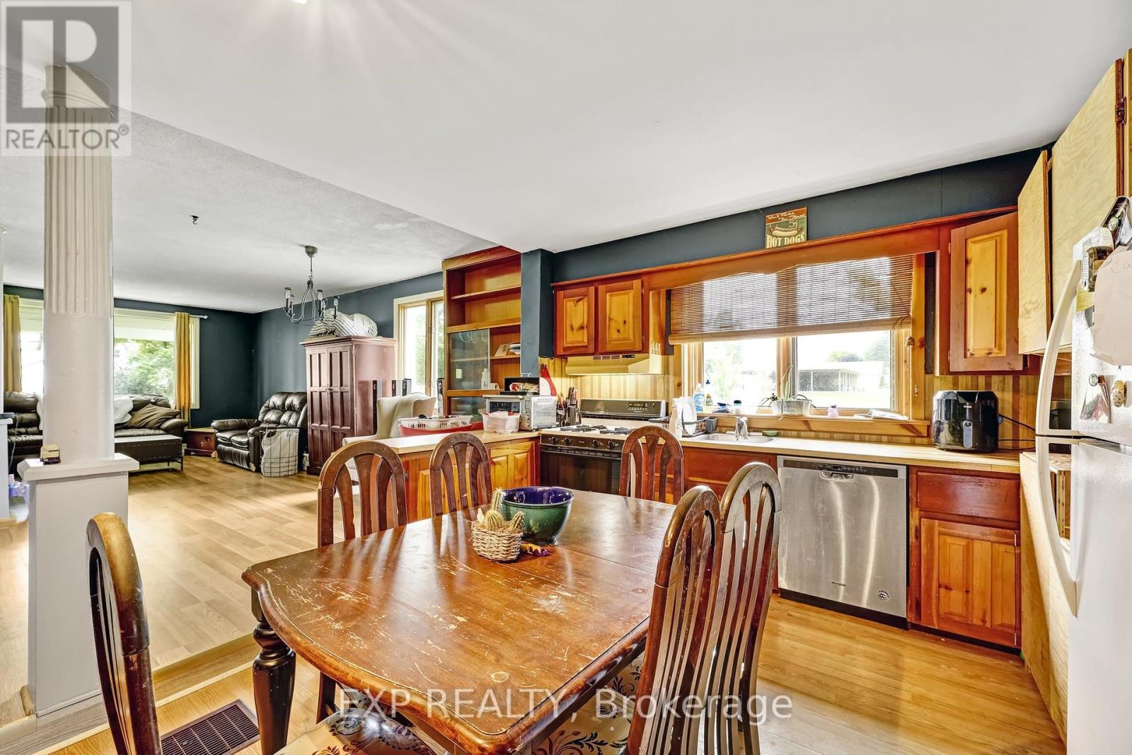 56 Victoria Avenue E, South Huron, Ontario  N0M 1M0 - Photo 14 - X12132432