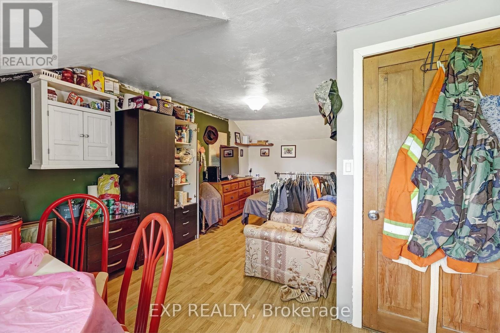 56 Victoria Avenue E, South Huron, Ontario  N0M 1M0 - Photo 27 - X12132432