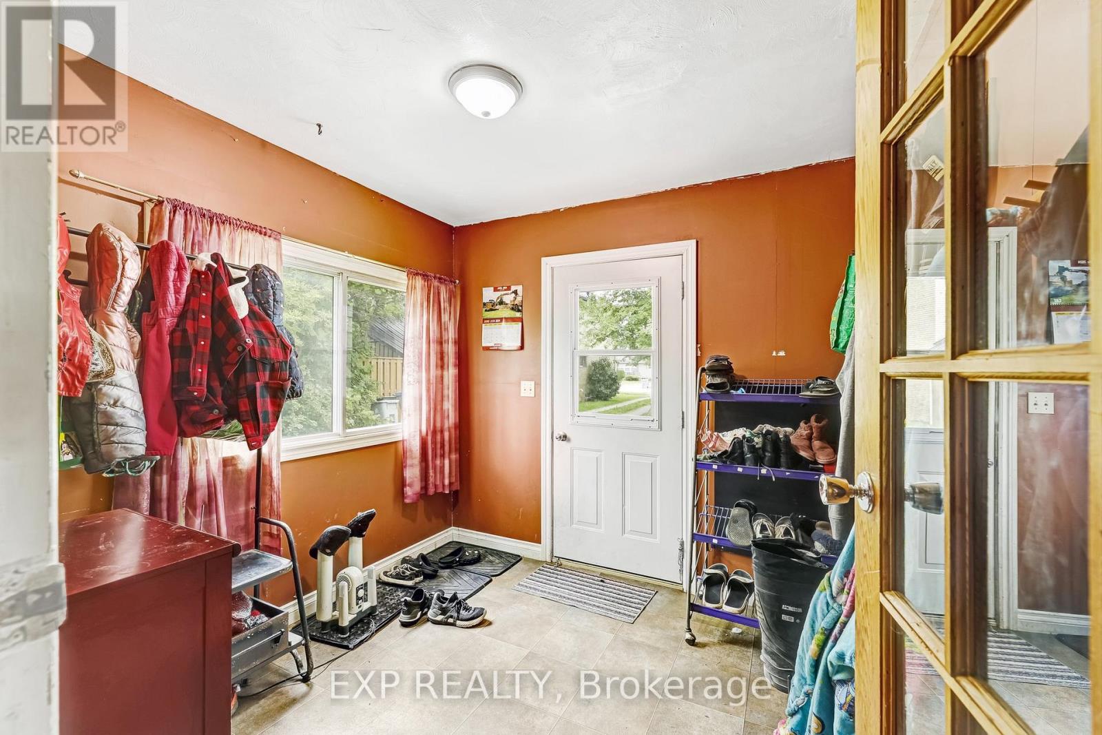 56 Victoria Avenue E, South Huron, Ontario  N0M 1M0 - Photo 30 - X12132432