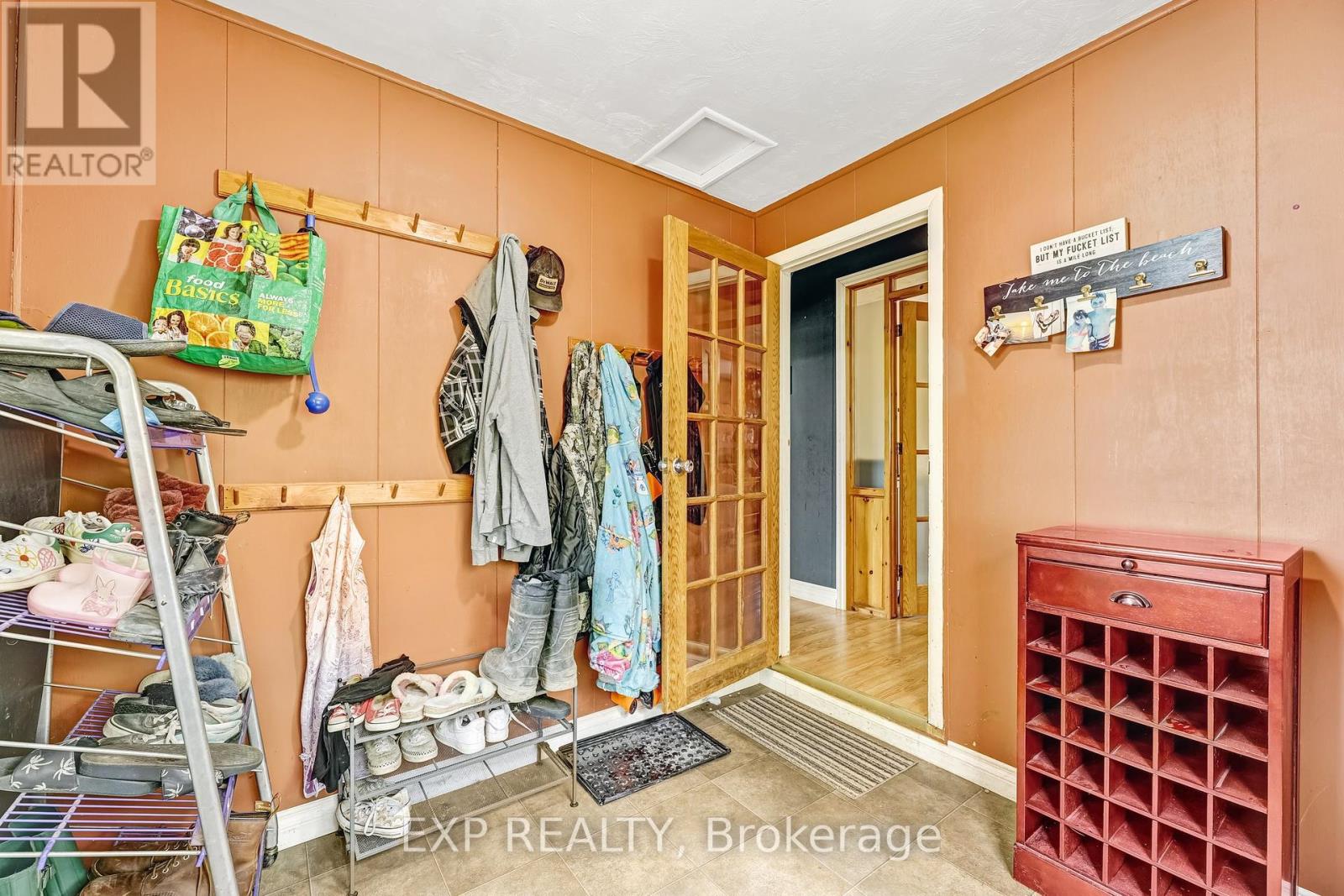 56 Victoria Avenue E, South Huron, Ontario  N0M 1M0 - Photo 31 - X12132432