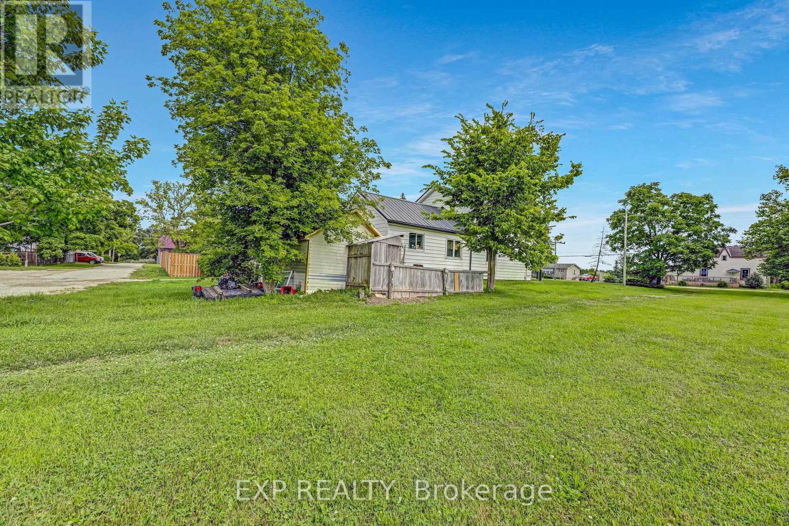 56 Victoria Avenue E, South Huron, Ontario  N0M 1M0 - Photo 37 - X12132432