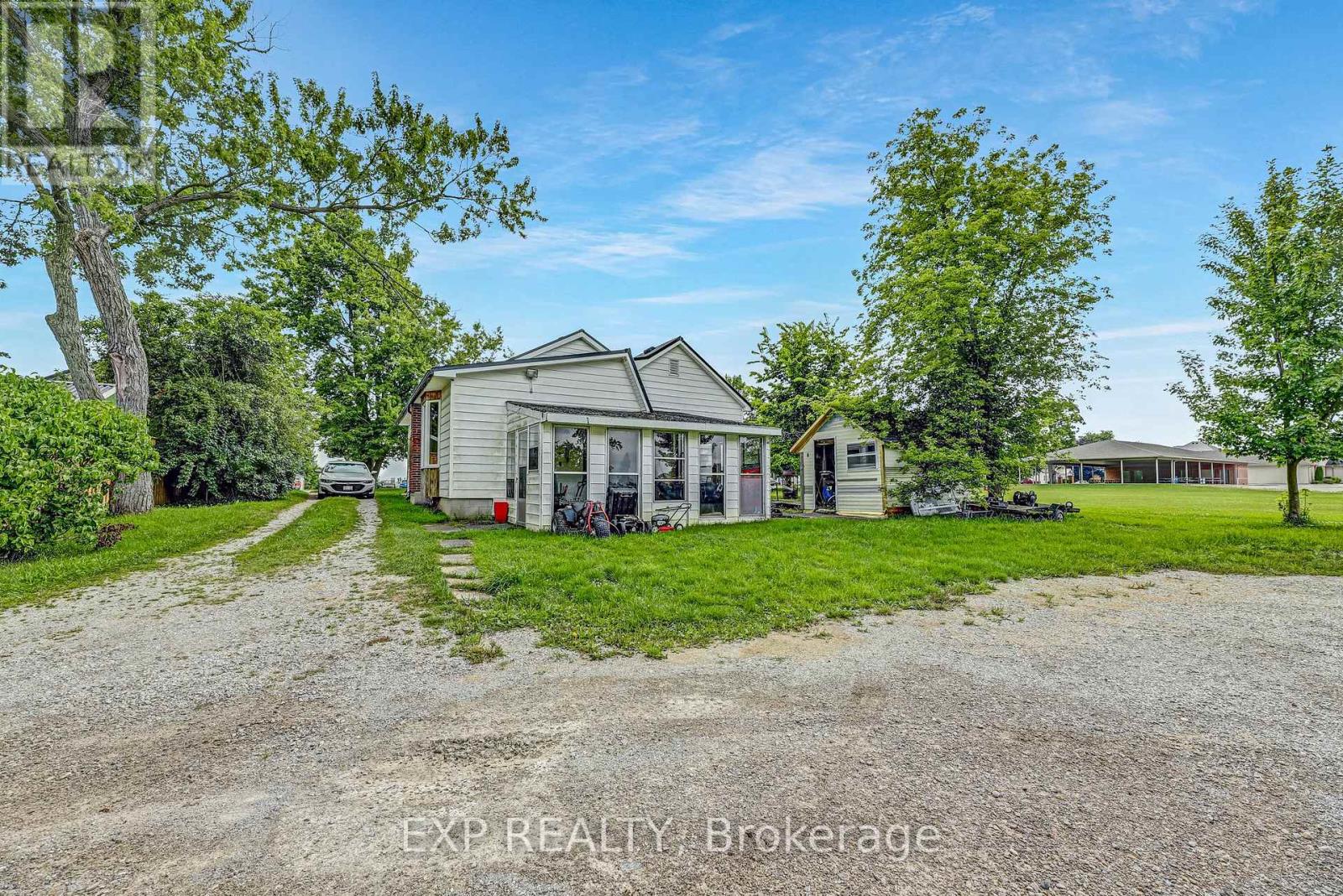 56 Victoria Avenue E, South Huron, Ontario  N0M 1M0 - Photo 38 - X12132432
