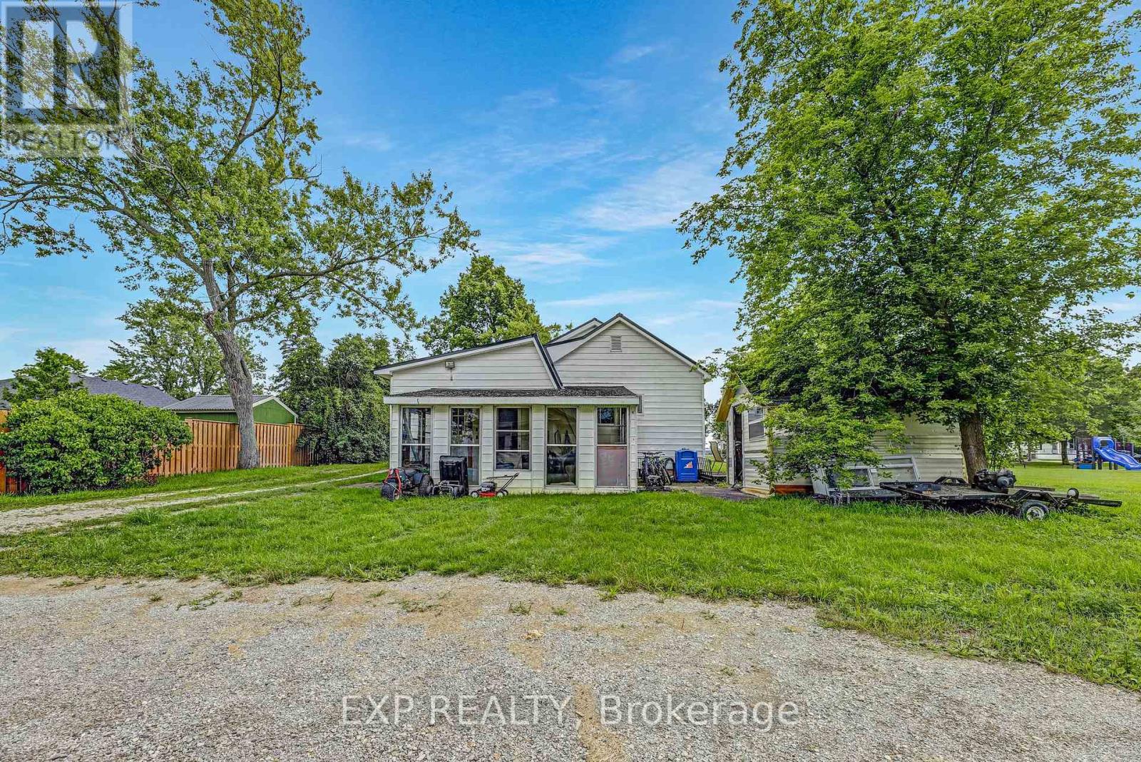 56 Victoria Avenue E, South Huron, Ontario  N0M 1M0 - Photo 39 - X12132432