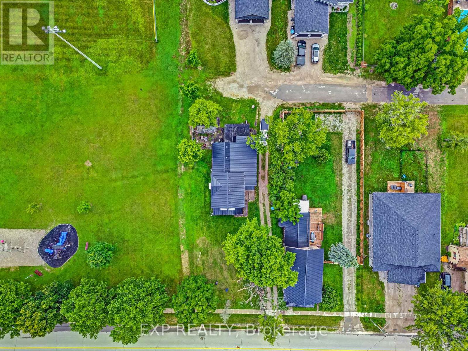 56 Victoria Avenue E, South Huron, Ontario  N0M 1M0 - Photo 41 - X12132432