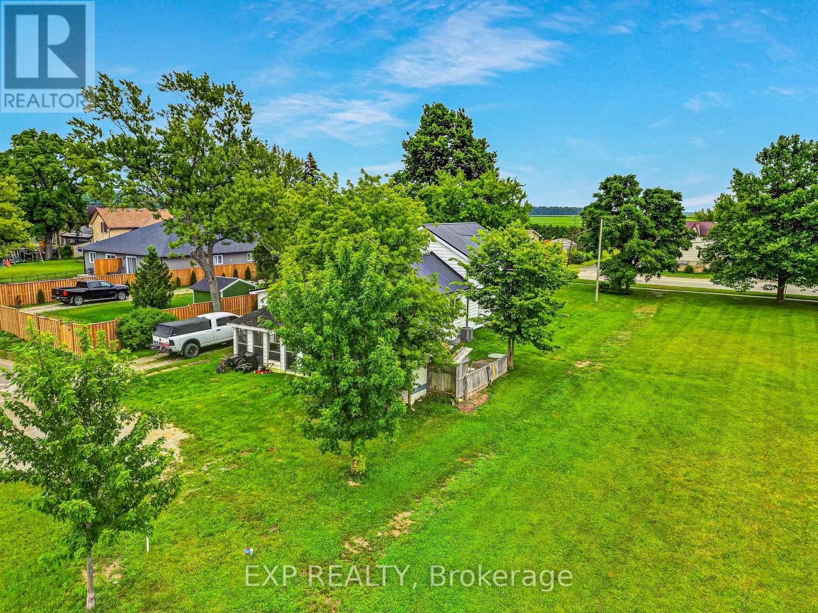 56 Victoria Avenue E, South Huron, Ontario  N0M 1M0 - Photo 47 - X12132432