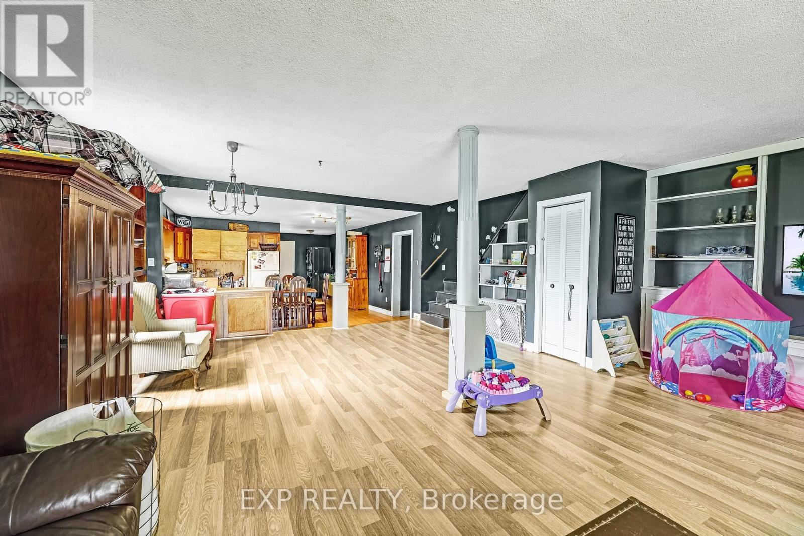 56 Victoria Avenue E, South Huron, Ontario  N0M 1M0 - Photo 9 - X12132432