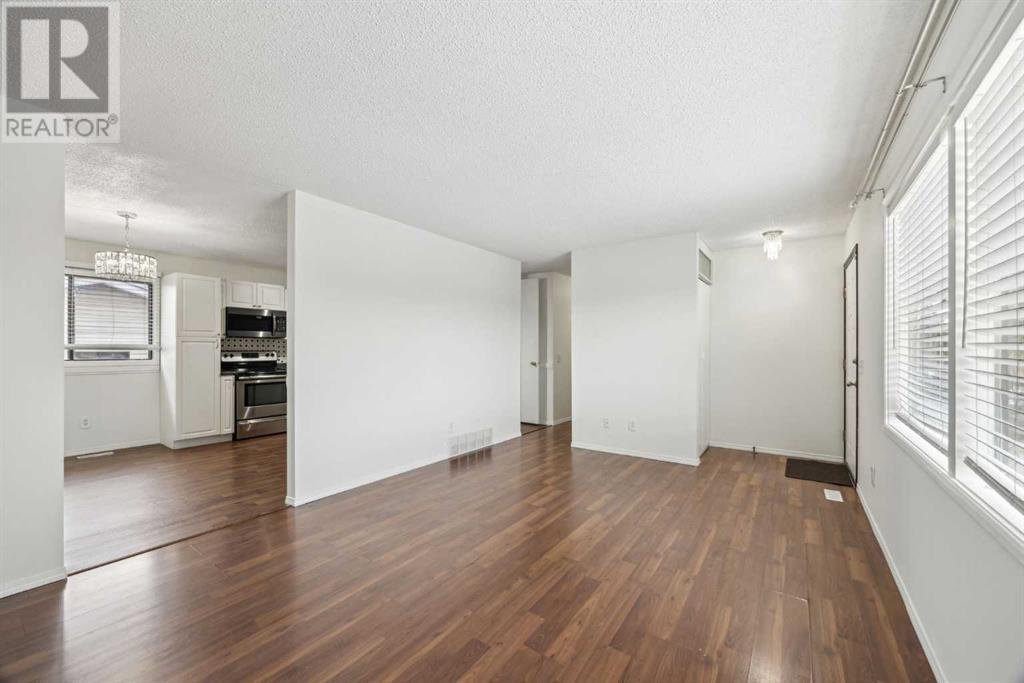315 Maitland Hill Ne, Calgary, Alberta  T2A 5V4 - Photo 5 - A2182706