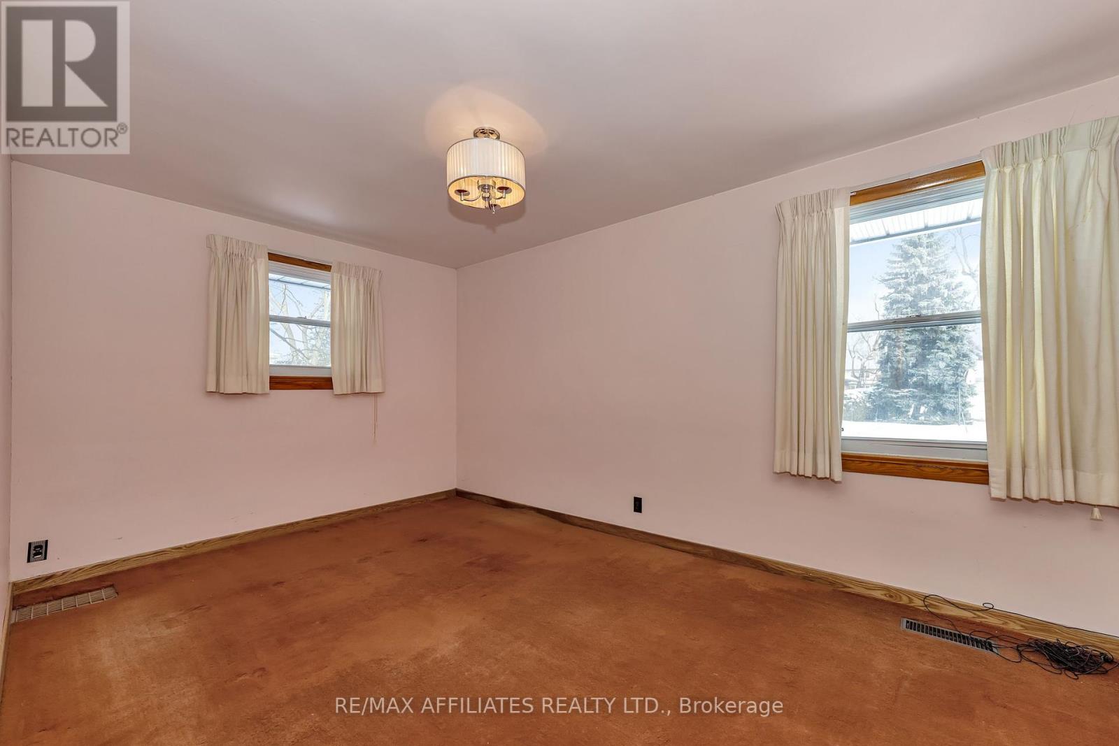 850 Killeen Avenue, Ottawa, Ontario  K2A 2X7 - Photo 21 - X12104331